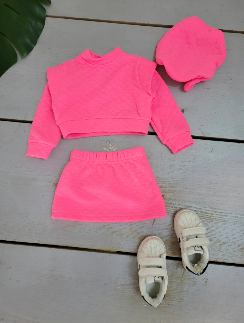 Wholesaler Chicaprie - Baby girl's matching set: long-sleeved top and short, solid-color, textured skirt with beret
