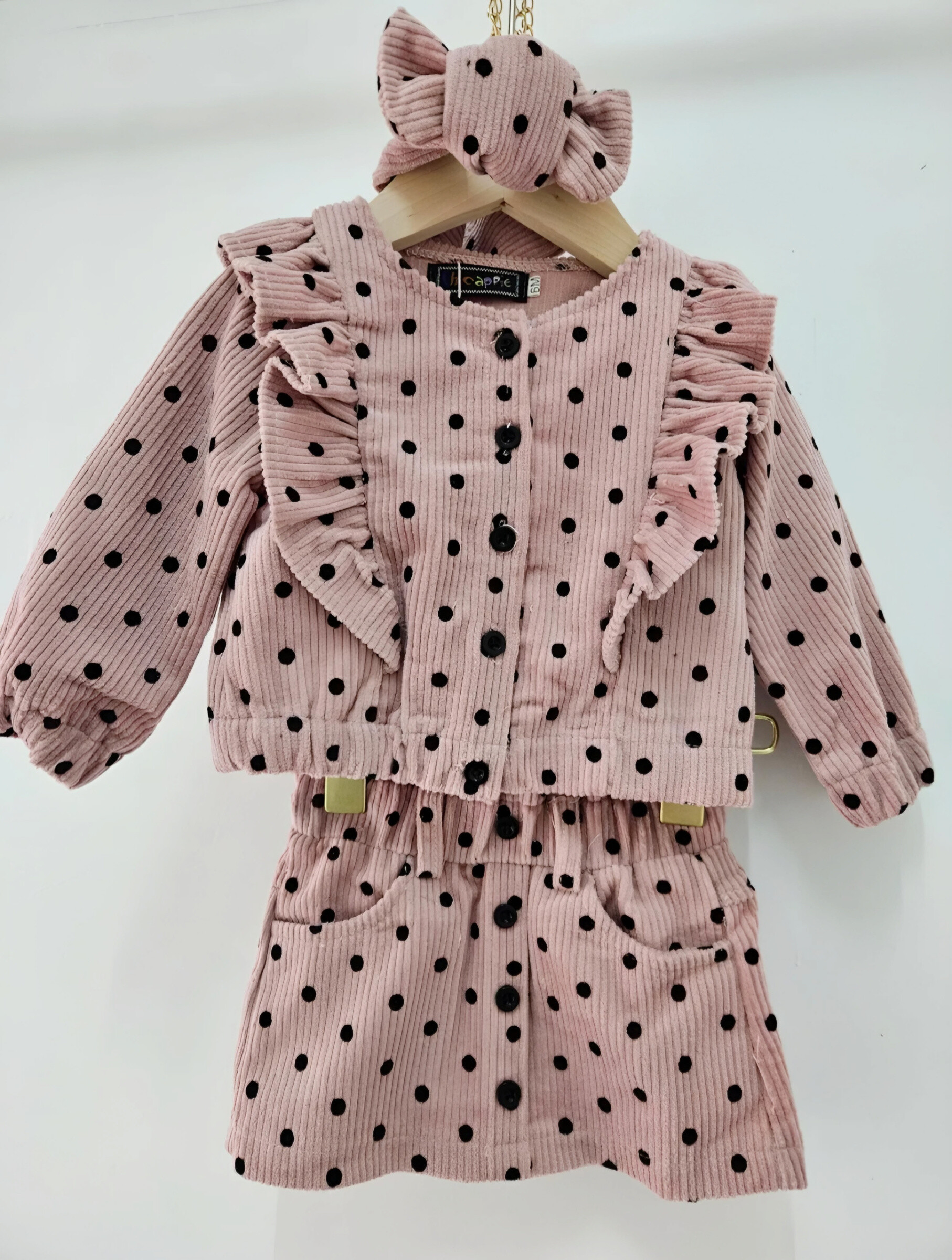 Mayorista Chicaprie - Conjunto para bebé niña de pana de lunares con chaleco con volantes y falda corta abotonada