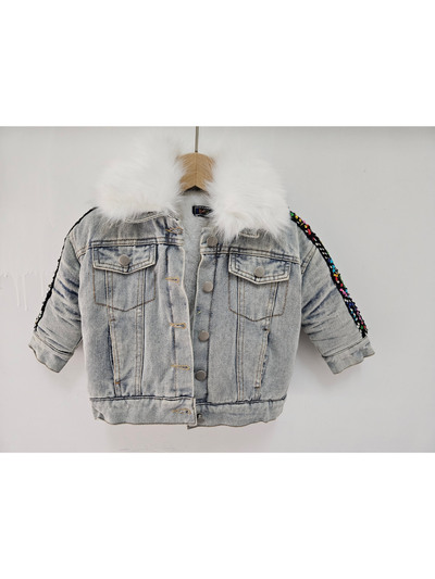 Grossista Chicaprie - Giacca in jeans con bottoni e paillettes, interno e collo in pelliccia sintetica per bambina Grossista Chicaprie - Giacca in jeans con bottoni e paillettes, interno e collo in pelliccia sintetica per bambina