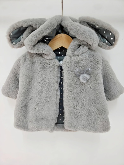 Grossista Chicaprie - Giubbotto Gilet In Pelliccia Sintetica Per Neonata E Interno A Pois Di Coniglio Grossista Chicaprie - Giubbotto Gilet In Pelliccia Sintetica Per Neonata E Interno A Pois Di Coniglio