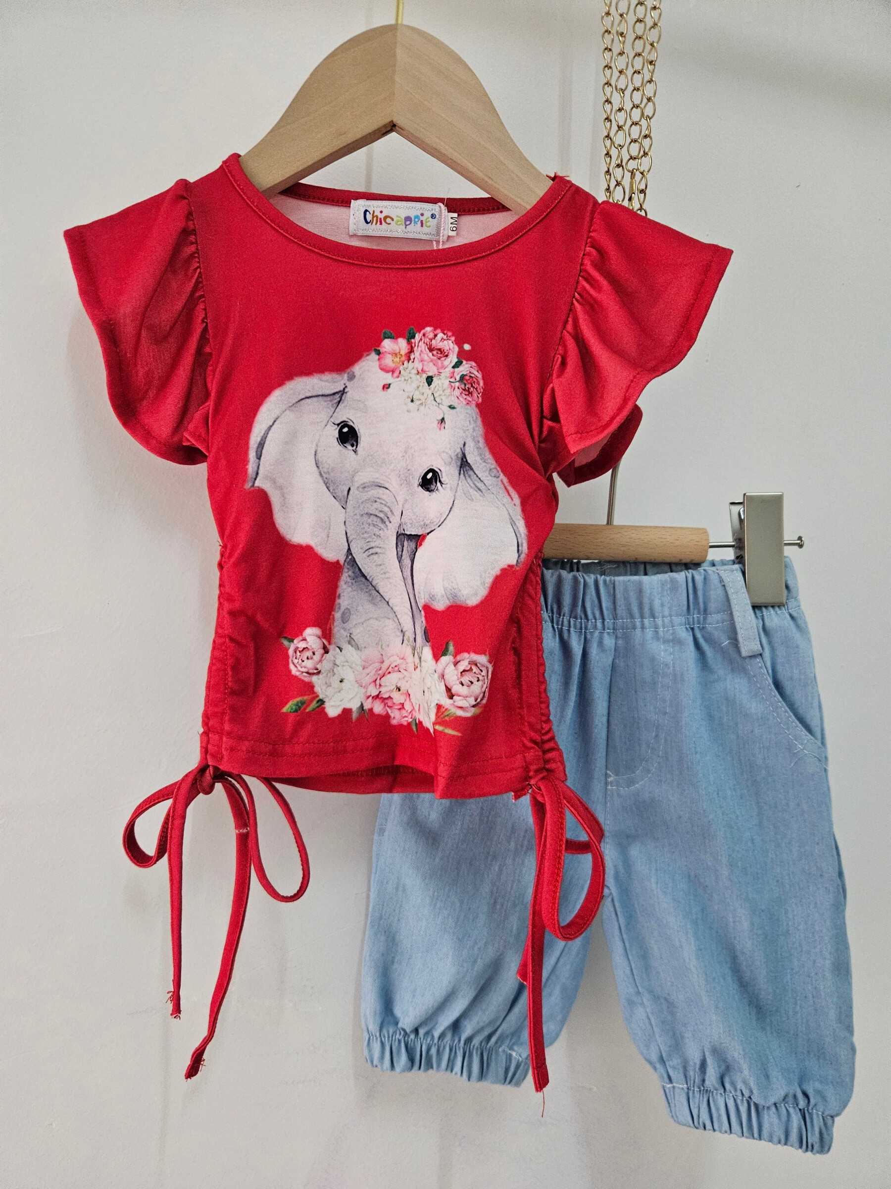 Grossiste Chicaprie - Ensemble Top Volants Eléphant Et Fleurs Avec Pantacourt Légère Jeans Bébé Fille