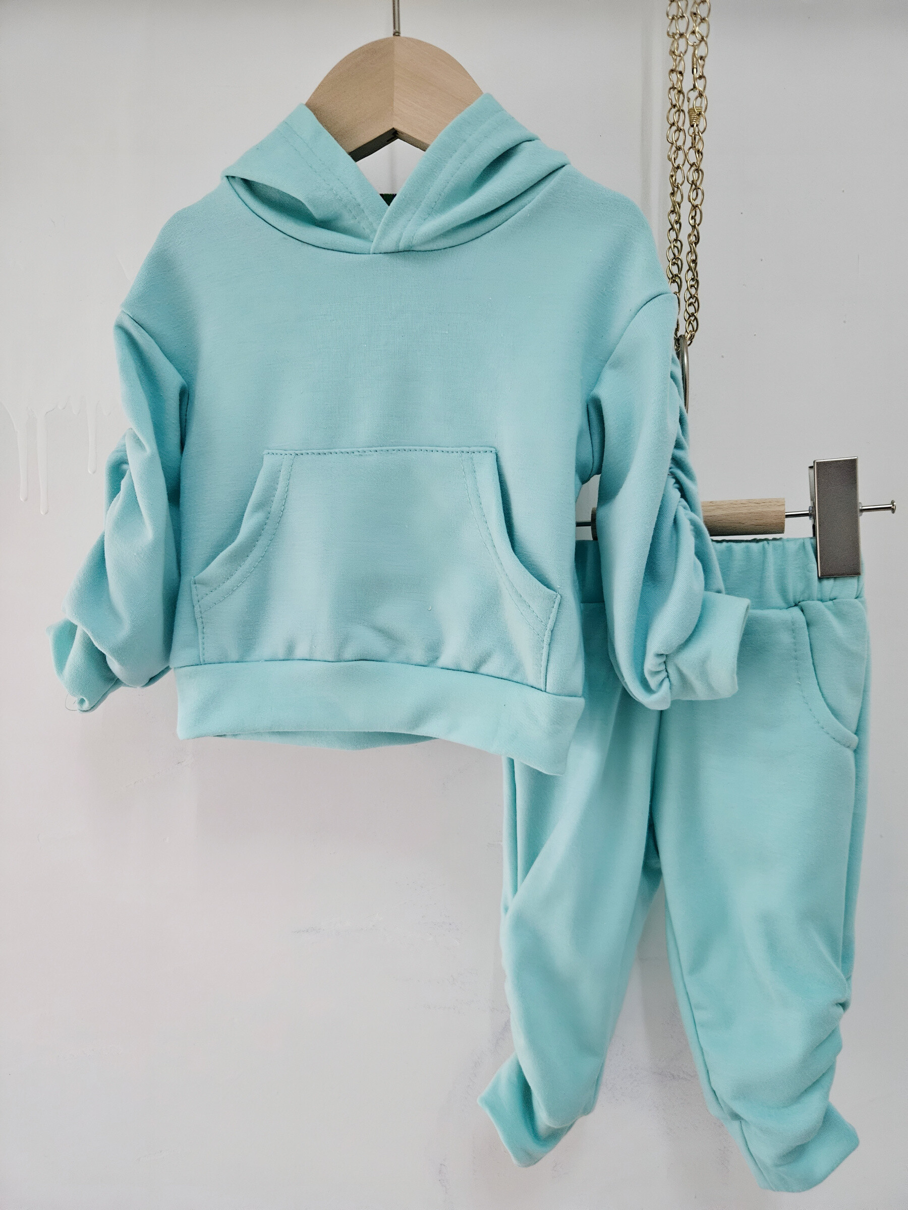 Mayorista Chicaprie - Conjunto Deportivo para Bebé Niña: Sudadera con Capucha y Bolsillo Central y Joggers Sólidos