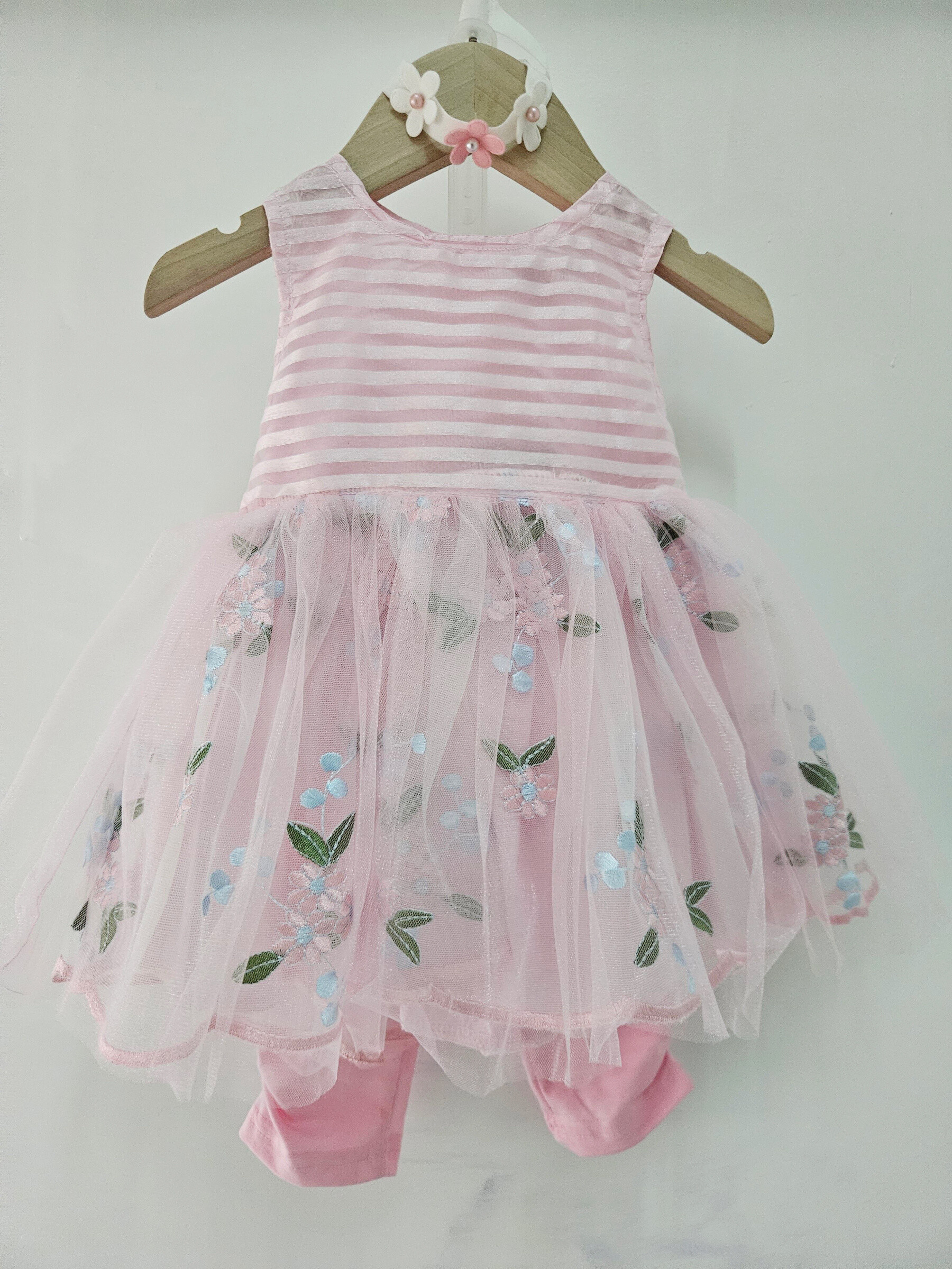 Mayorista Chicaprie - Conjunto de vestido sin mangas para bebé niña con top de rayas de satén y falda de gasa floral con diadema floral