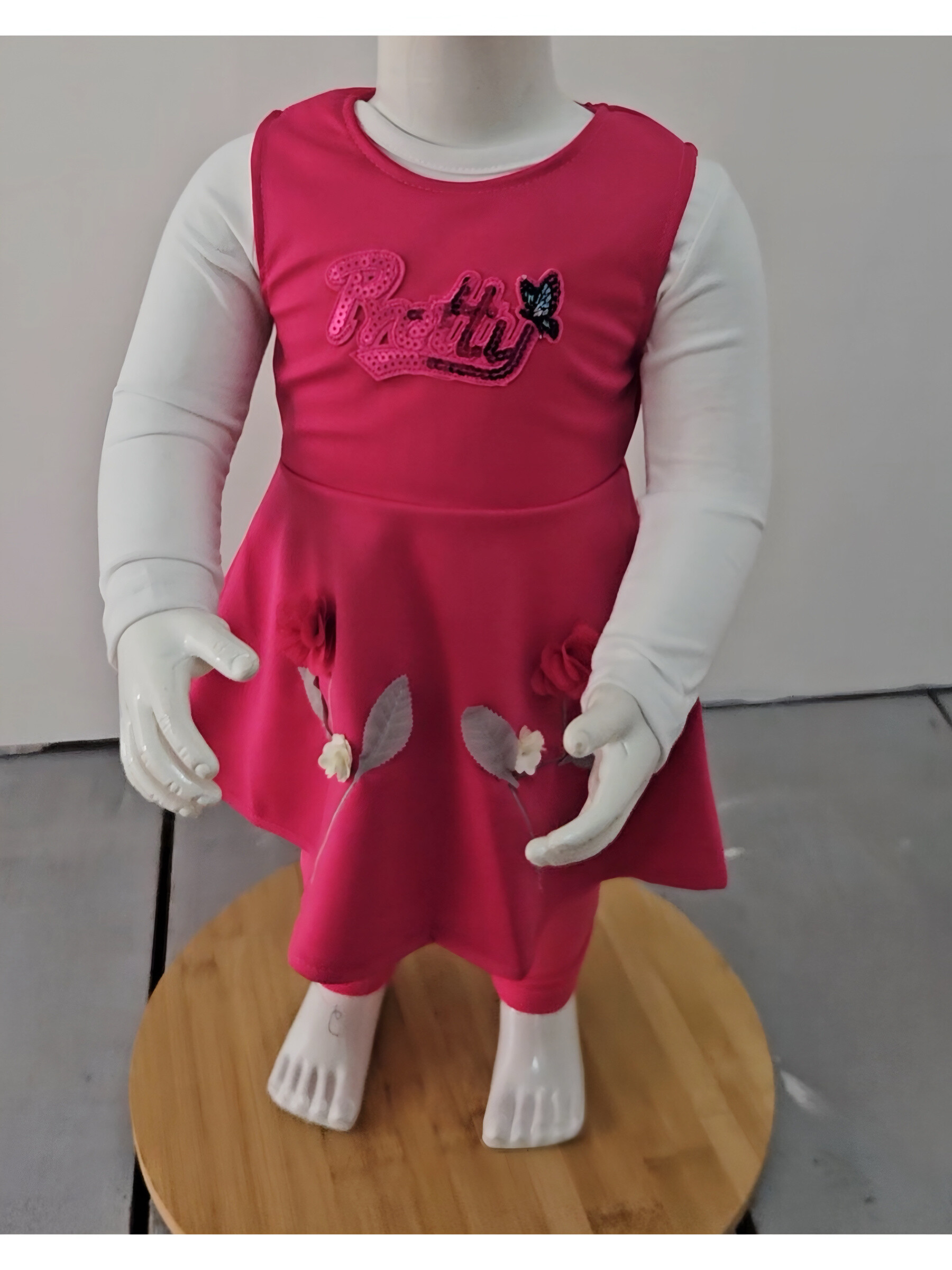 Mayorista Chicaprie - Conjunto de vestido sin mangas con bordado floral y letras, camiseta y leggings lisos para bebé niña