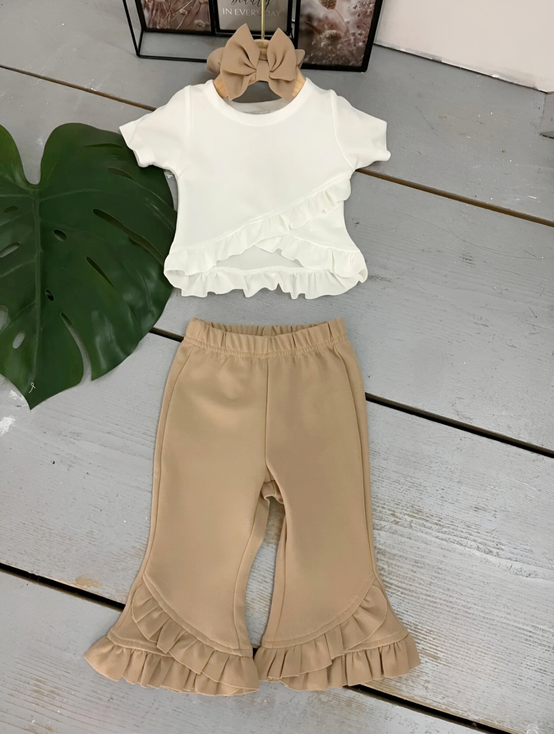 Grossista Chicaprie - Set Top e Pantaloni Tinta Unita Volant Incrociati con Fascia Fiocco Bambina