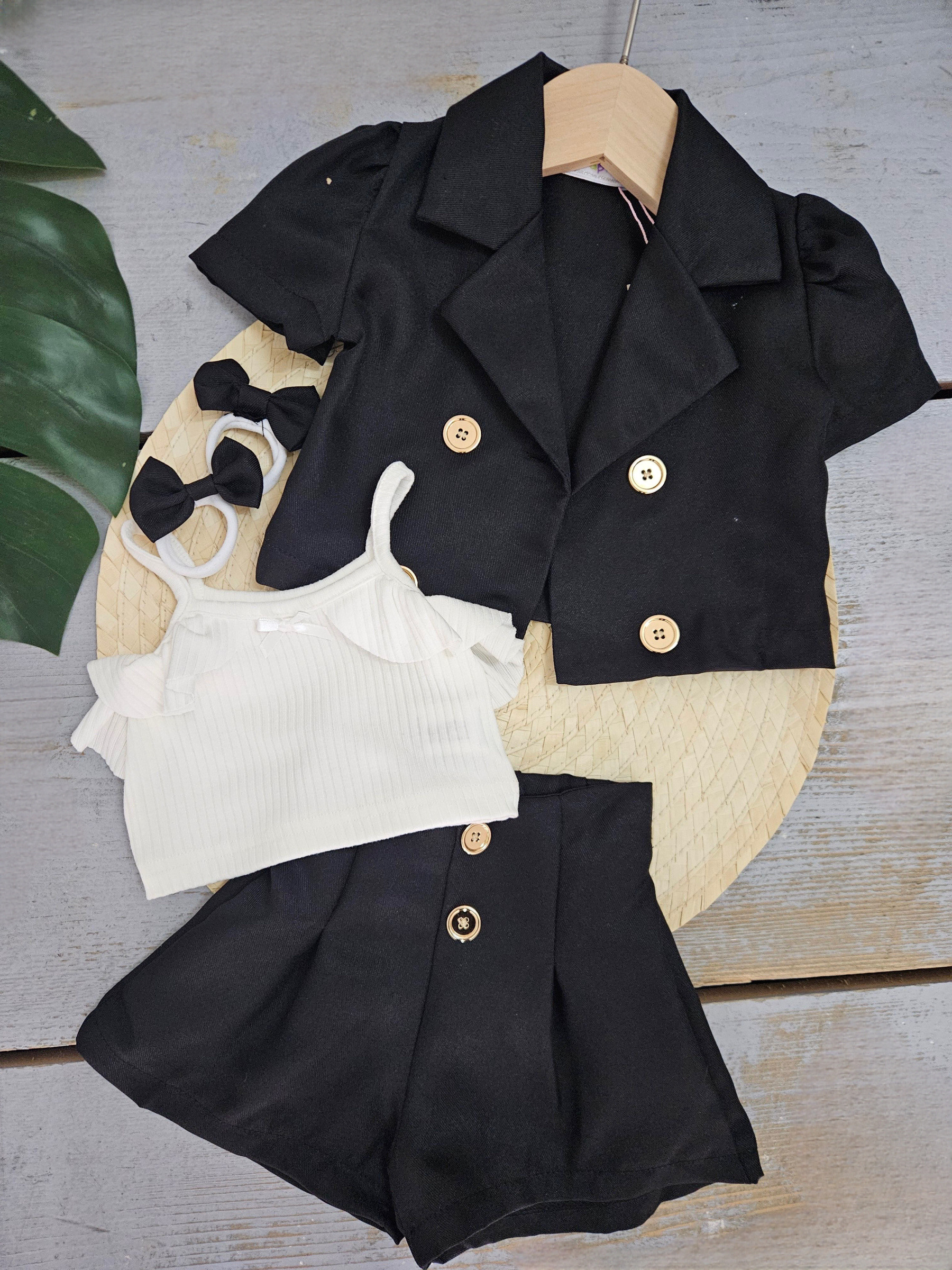 Grossiste Chicaprie - Ensemble Veste Manches Courte Style Blazer Et Short Uni Urbain Chic Avec Débardeur Volant Bébé Fille