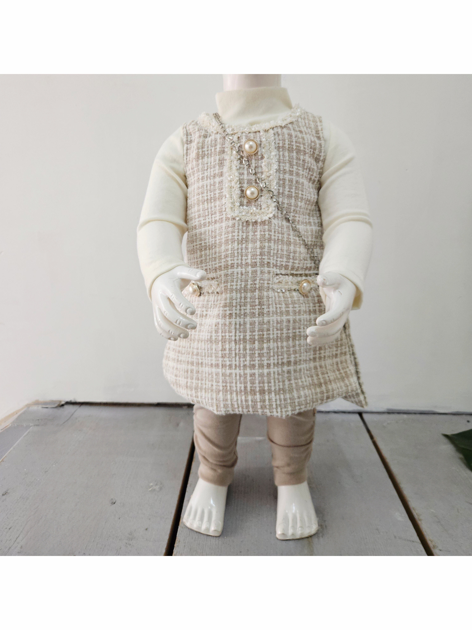 Grossiste Chicaprie - Ensemble Robe Sans Manche Chic Tweed Et Boutons Perles Avec Tee-Shirt Uni Bébé Fille