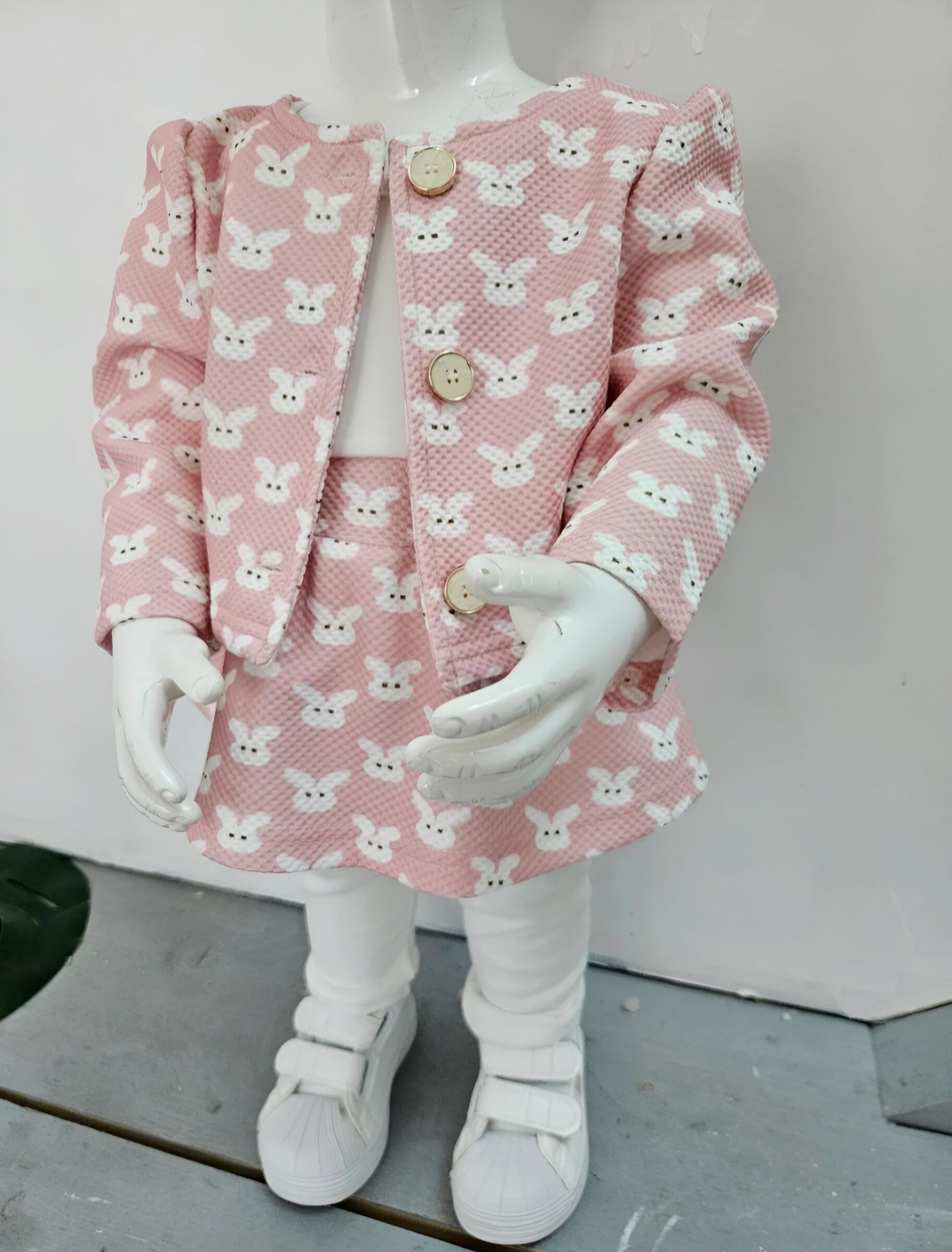 Mayorista Chicaprie - Conjunto de Chaleco y Vestido Corto con Parte Superior Lisa y Falda Estampada de Conejito Lindo para Bebé Niña