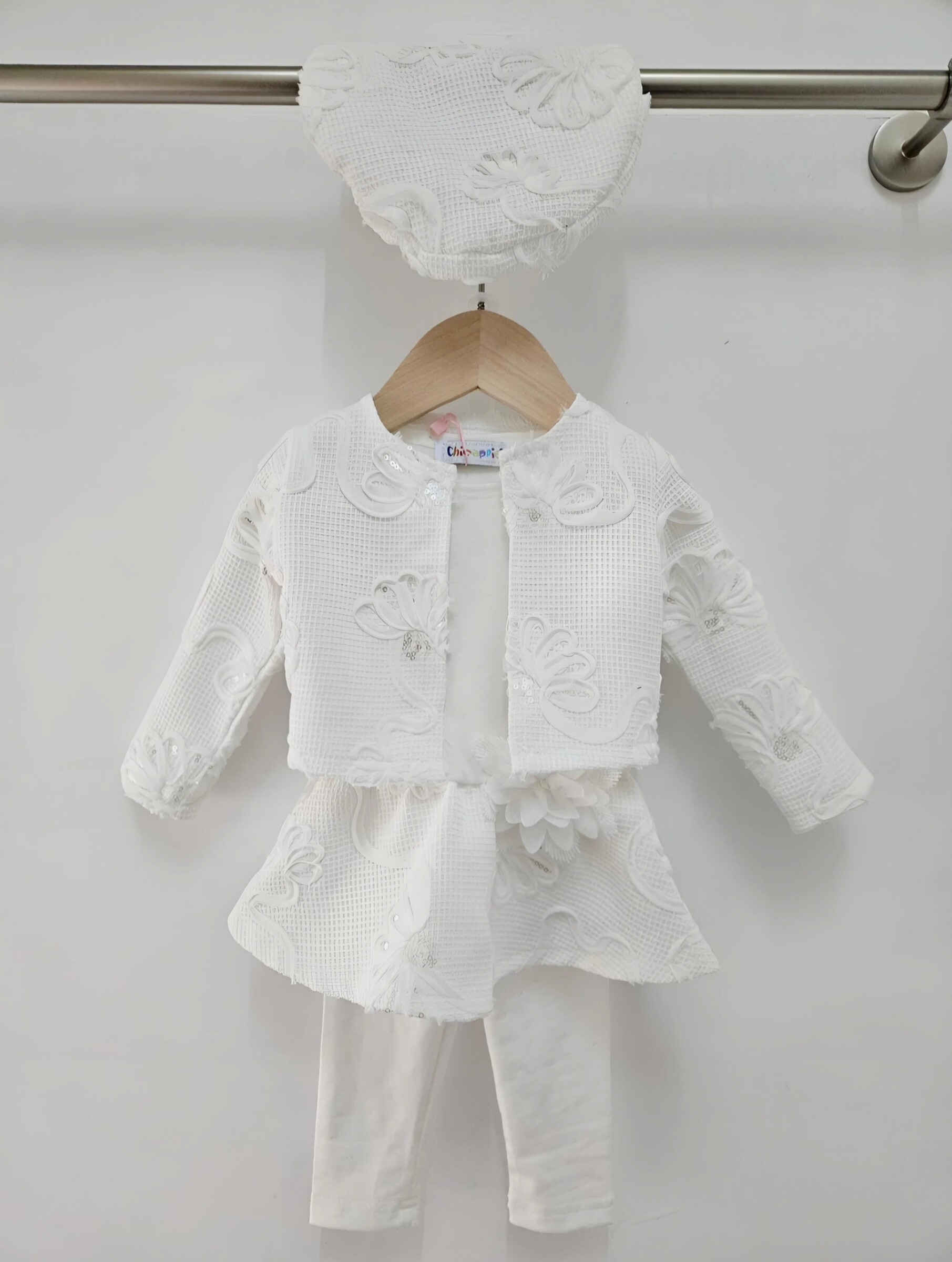 Grossiste Chicaprie - Ensemble Gilet Et Robe Broderie Fleurie Uni Avec Béret Fête Bébé Fille