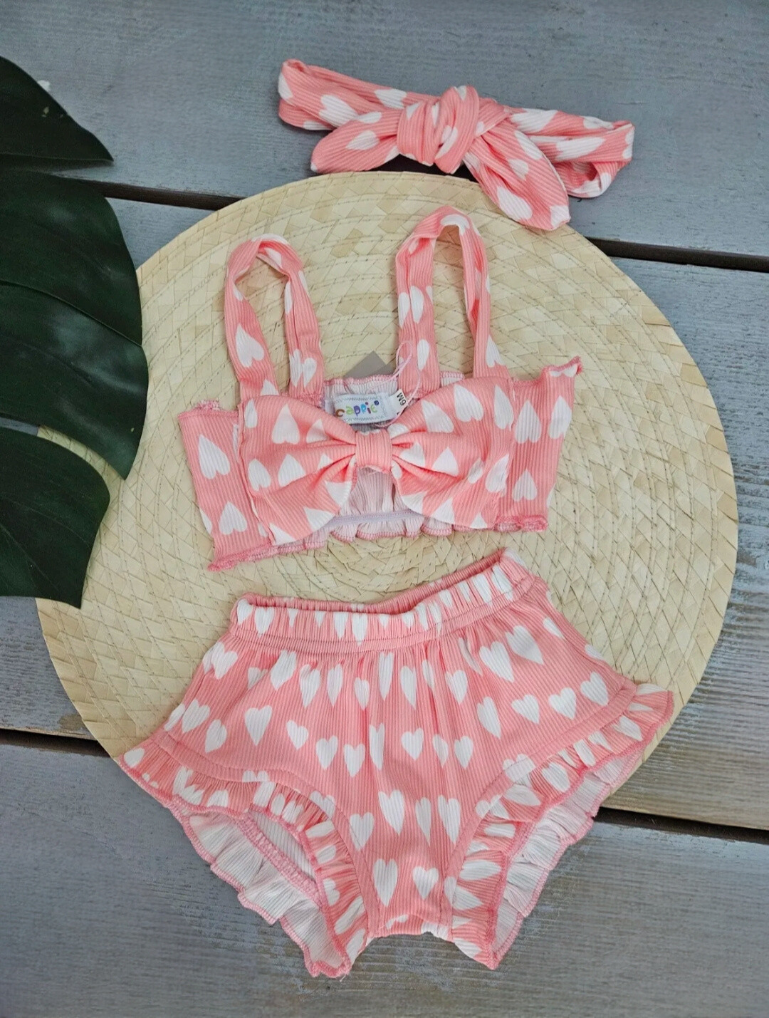 Grossiste Chicaprie - Ensemble Crop Top Bretelles Avec Noeud Et Short Imprimé Coeurs Finement Côtelé Bébé Fille