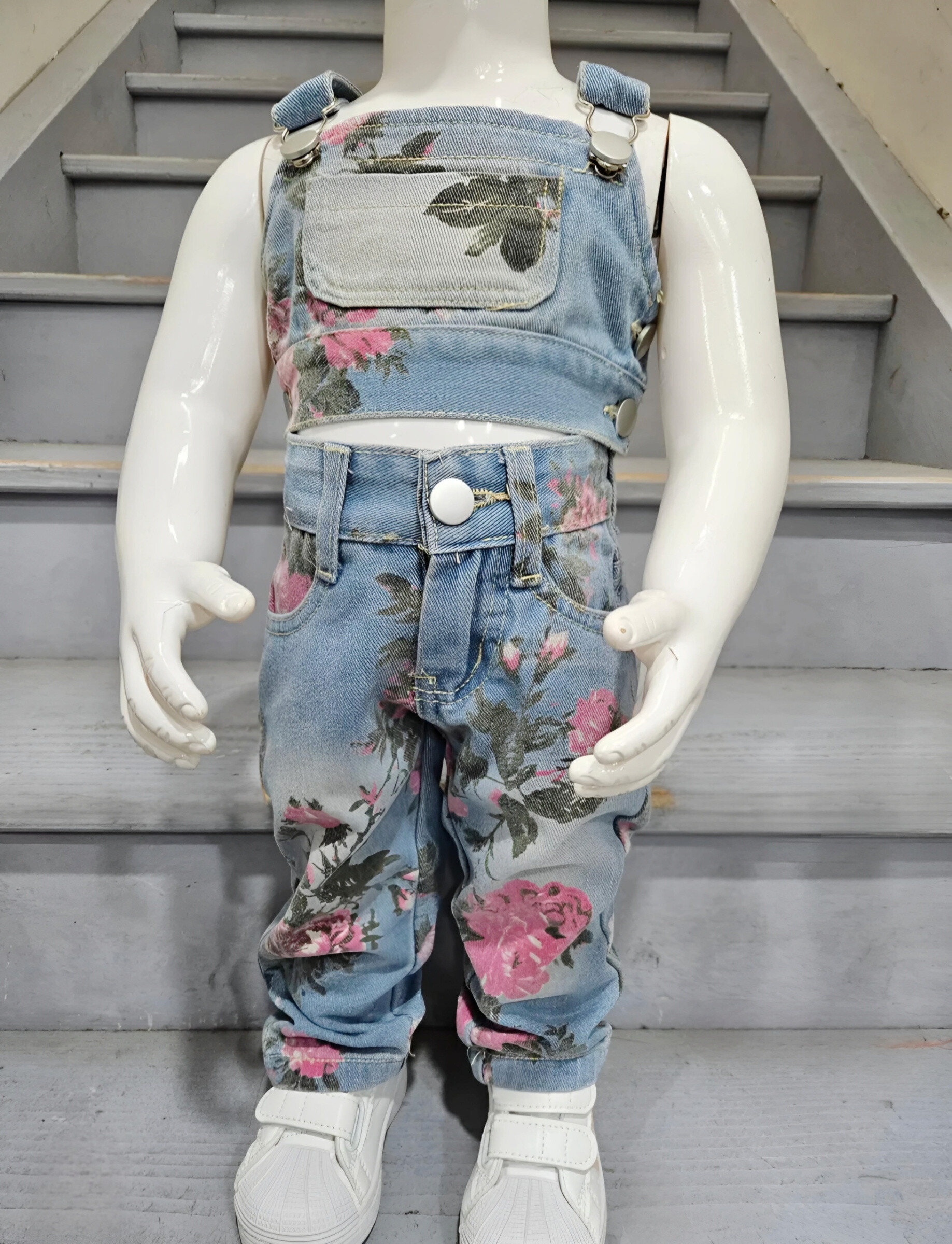 Grossiste Chicaprie - Ensemble Style Salopette Jeans Floral 2 Pièces Avec Boutons Métalliques Bébé Fille