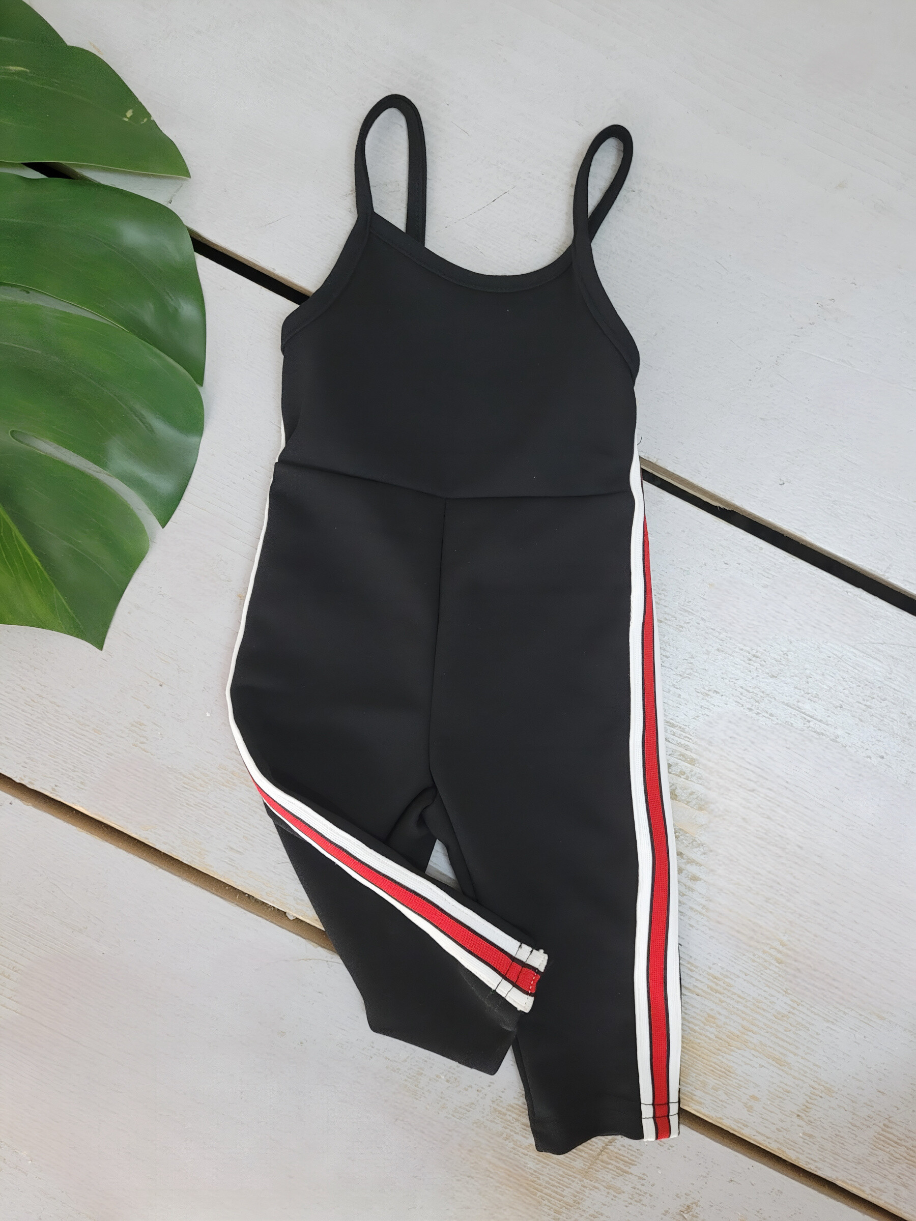 Grossiste Chicaprie - Combinaison Pantalon A Bretelles Bandes Sportives Bébé Fille