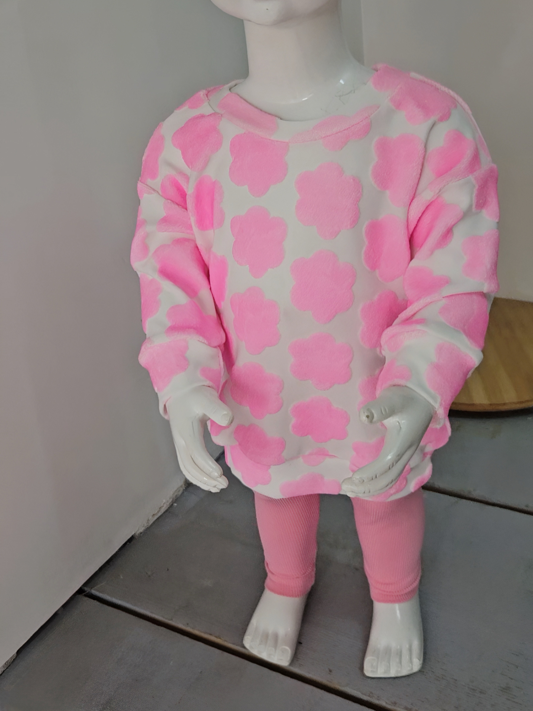 Großhändler Chicaprie - Velours-Pullover mit Wolkenmuster und Feinripp-Leggings, Kuschelstil für Baby-Mädchen