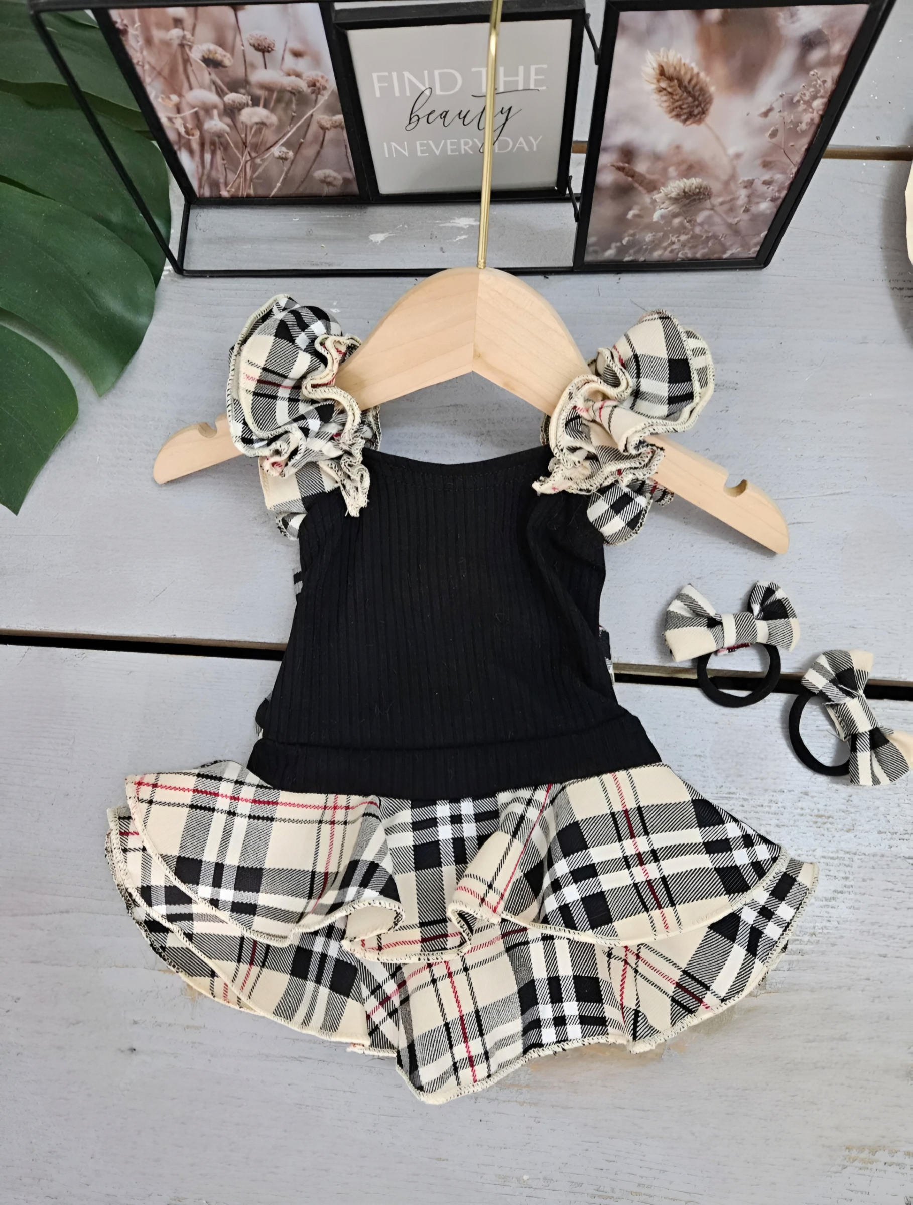 Wholesaler Chicaprie - Short Ribbed Dress with Straps and Ruffled Hem Scottish Checks Baby Girl