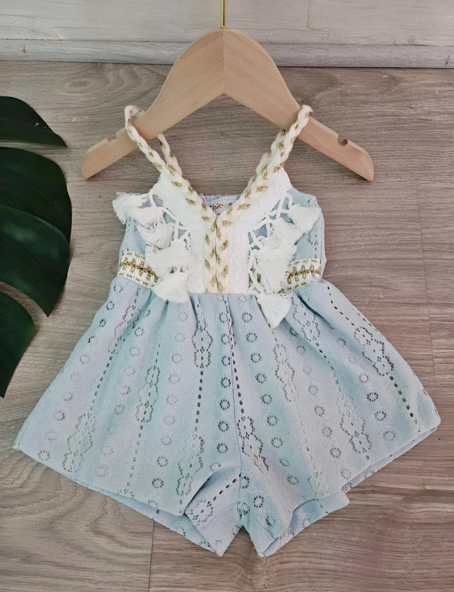 Grossiste Chicaprie - Combi Short Bohème Frange Et Notes Florales A Bretelles Torsadées Bébé Fille