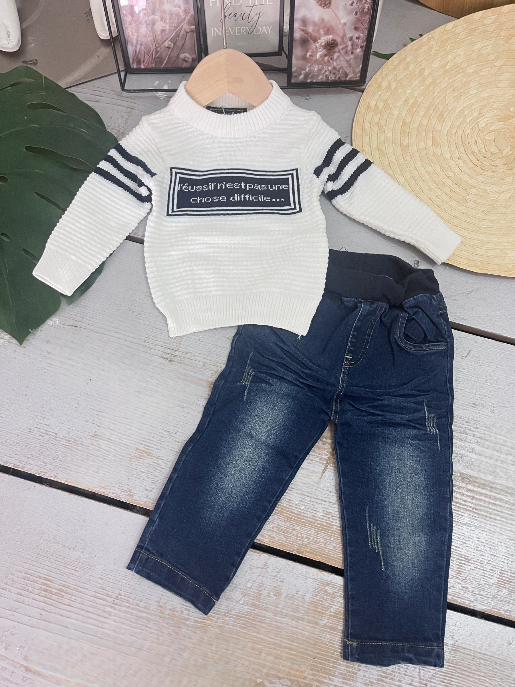 Grossista Chicaprie - Set Maglione Messaggio Righe Stile Maglia E Pantaloni Jeans Urban Bambino Maschio