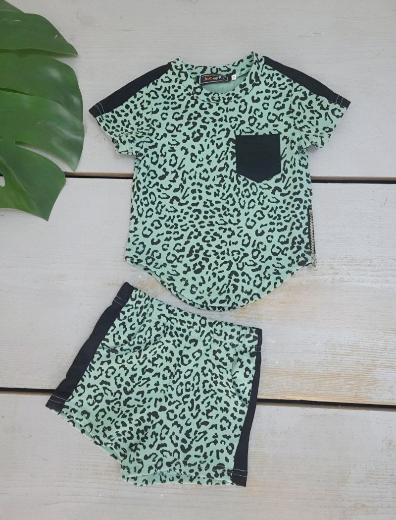 Wholesaler Chicaprie - Baby Boy's Leopard Top and Shorts Set with Plain Stripes and Zip on the Sides