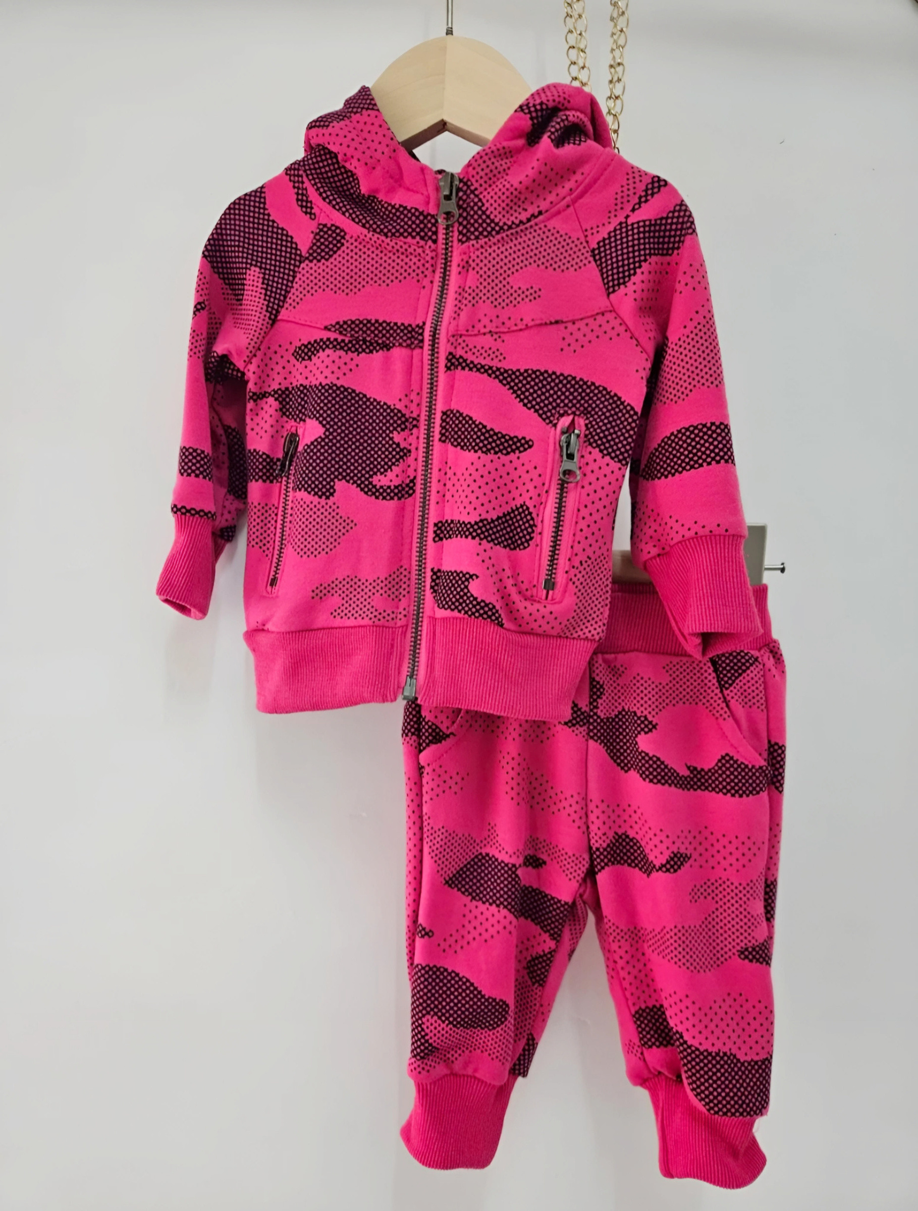 Grossista Chicaprie - Tuta sportiva mimetica con felpa zippata e pantaloni da jogging per neonato maschio