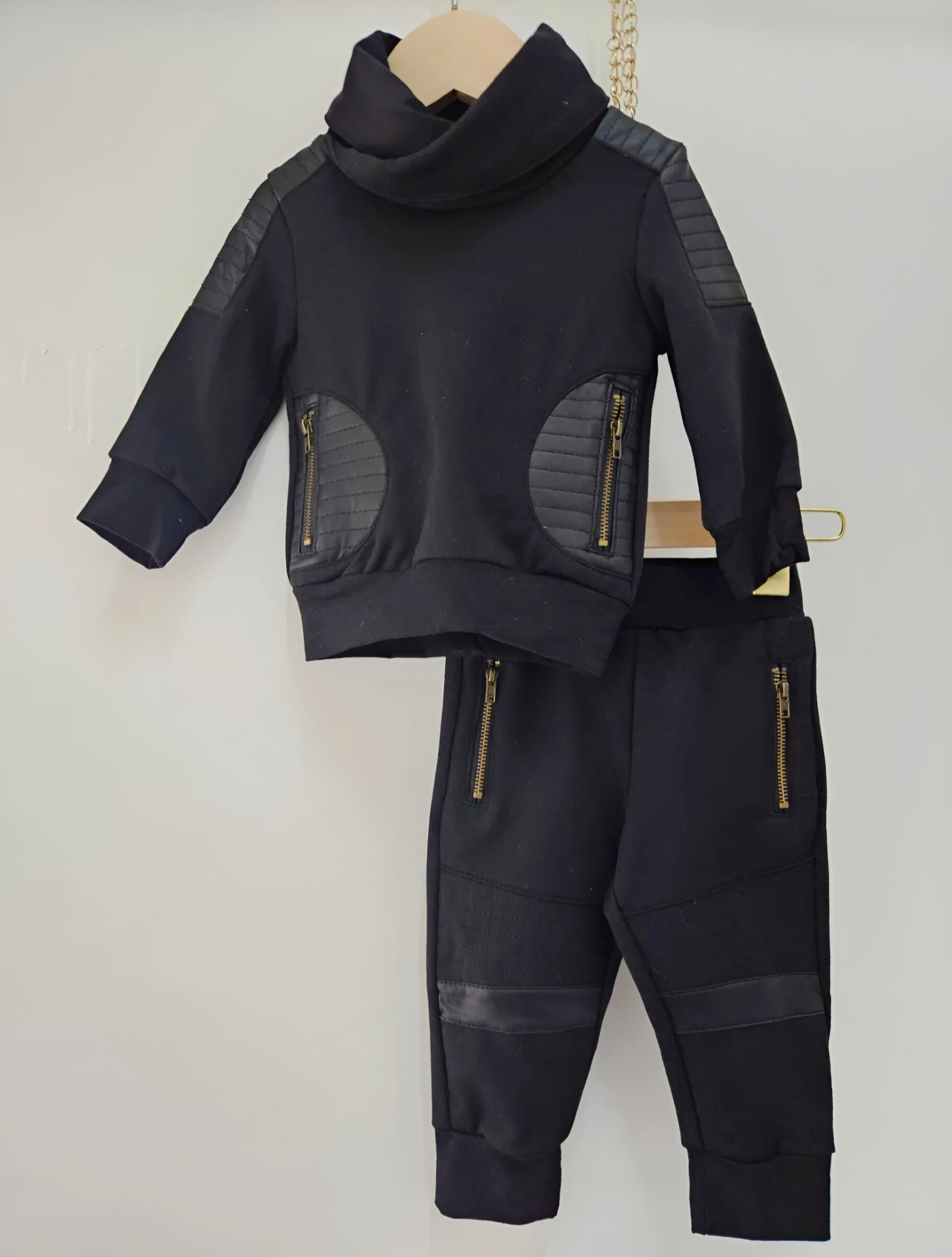 Großhändler Chicaprie - Set aus Sport-Sweatshirt und Jogging-Set aus Kunstleder für Babys