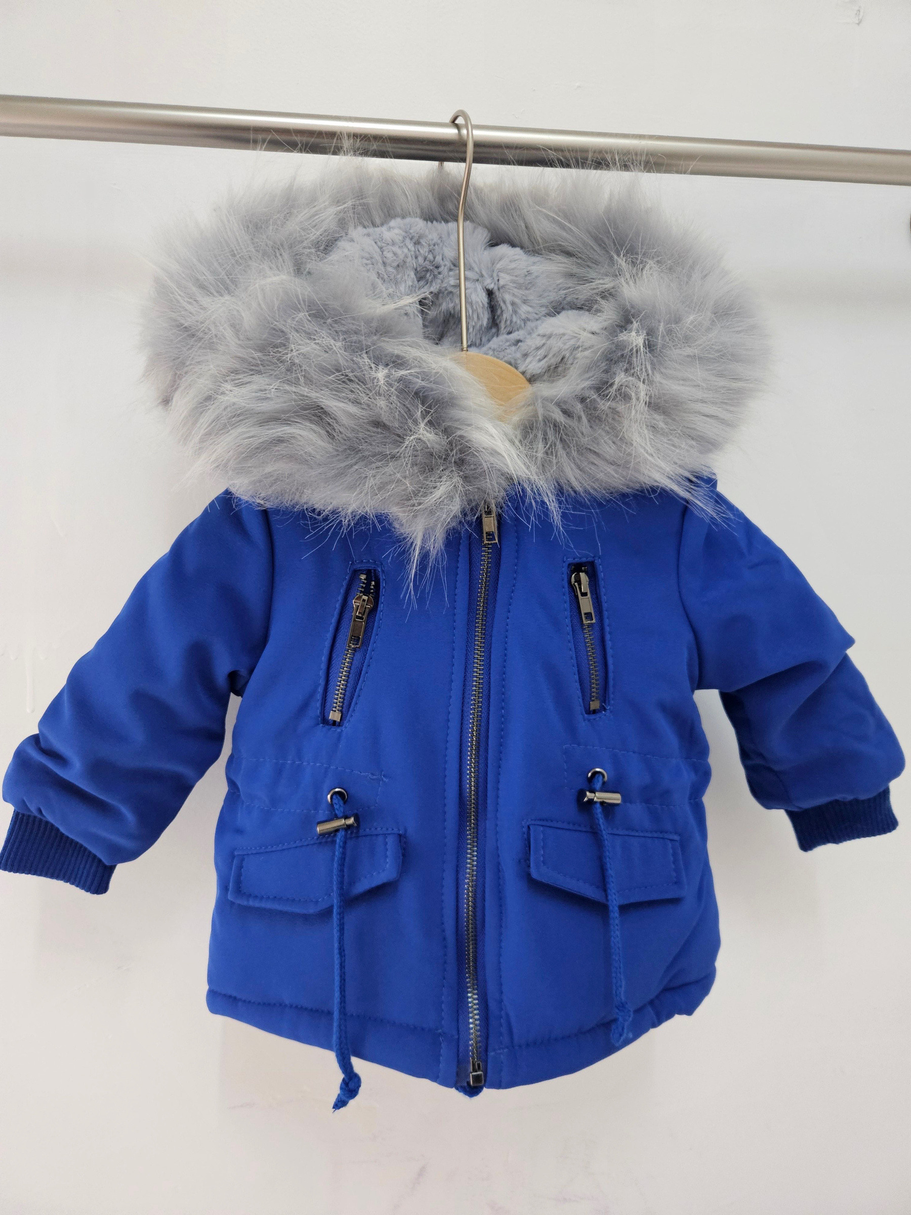 Grossista Chicaprie - Parka tinta unita con pelliccia sintetica e interno morbido e freddo. Bambino unisex