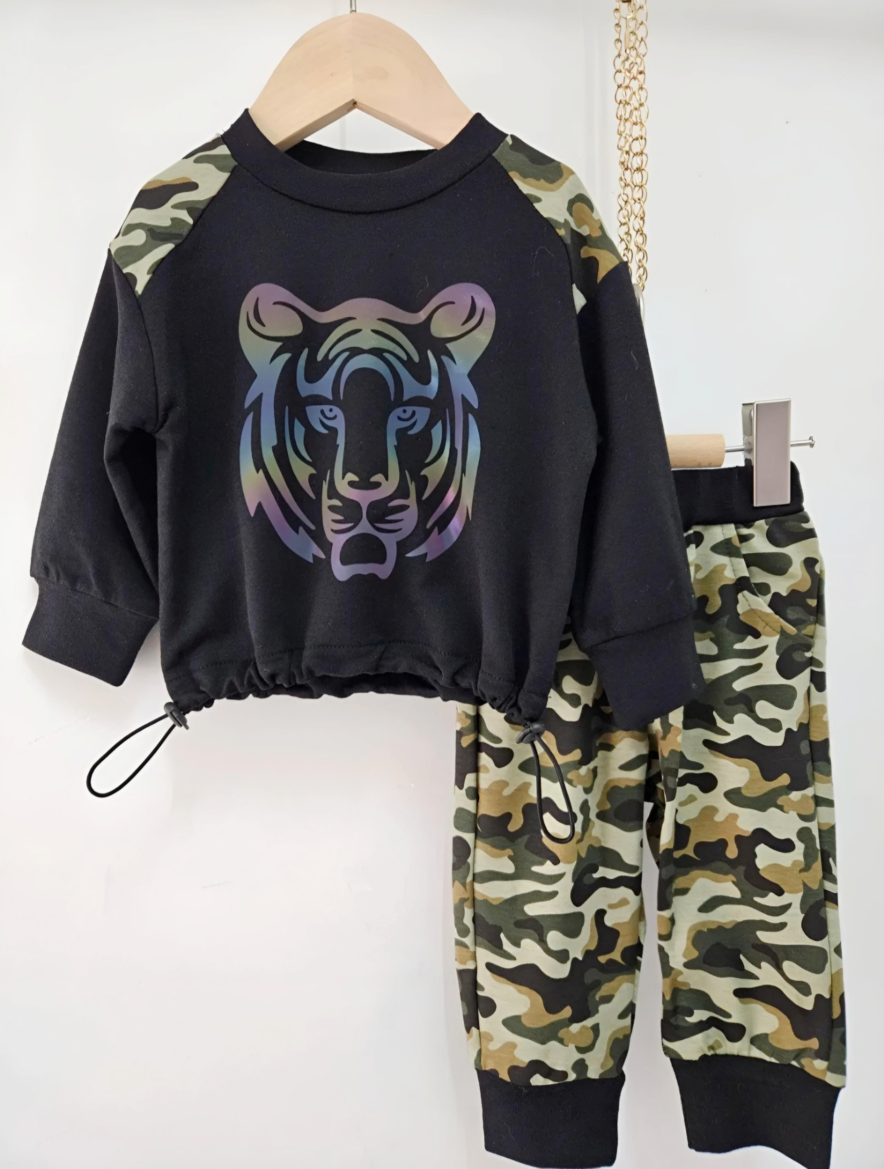 Grossiste Chicaprie - Ensemble Pull Tigre Et Jogging Camouflage Sport Et Confort Bébé Garçon