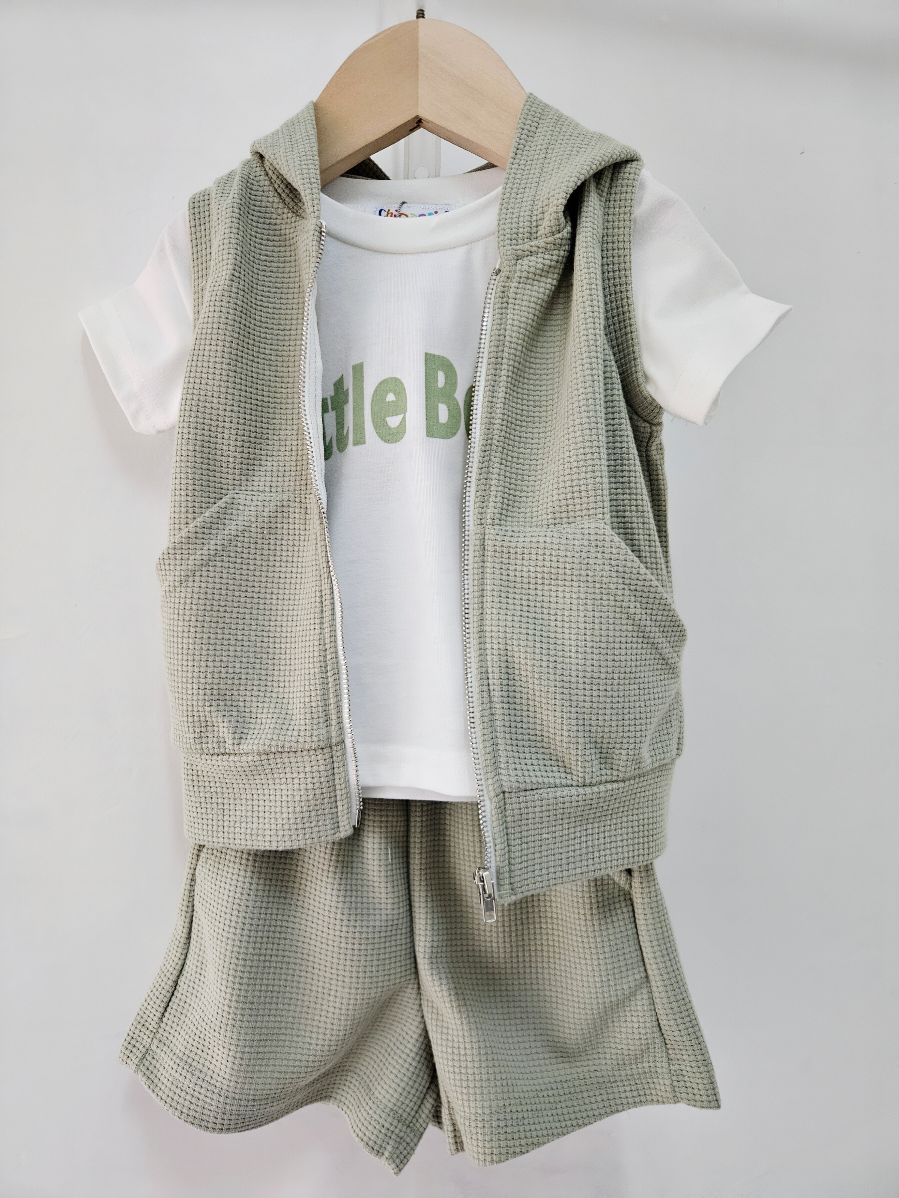Grossiste Chicaprie - Ensemble Gilet Sans Manche A Capuche Et Short Uni Texturé Style Urban Sportif Bébé Garçon