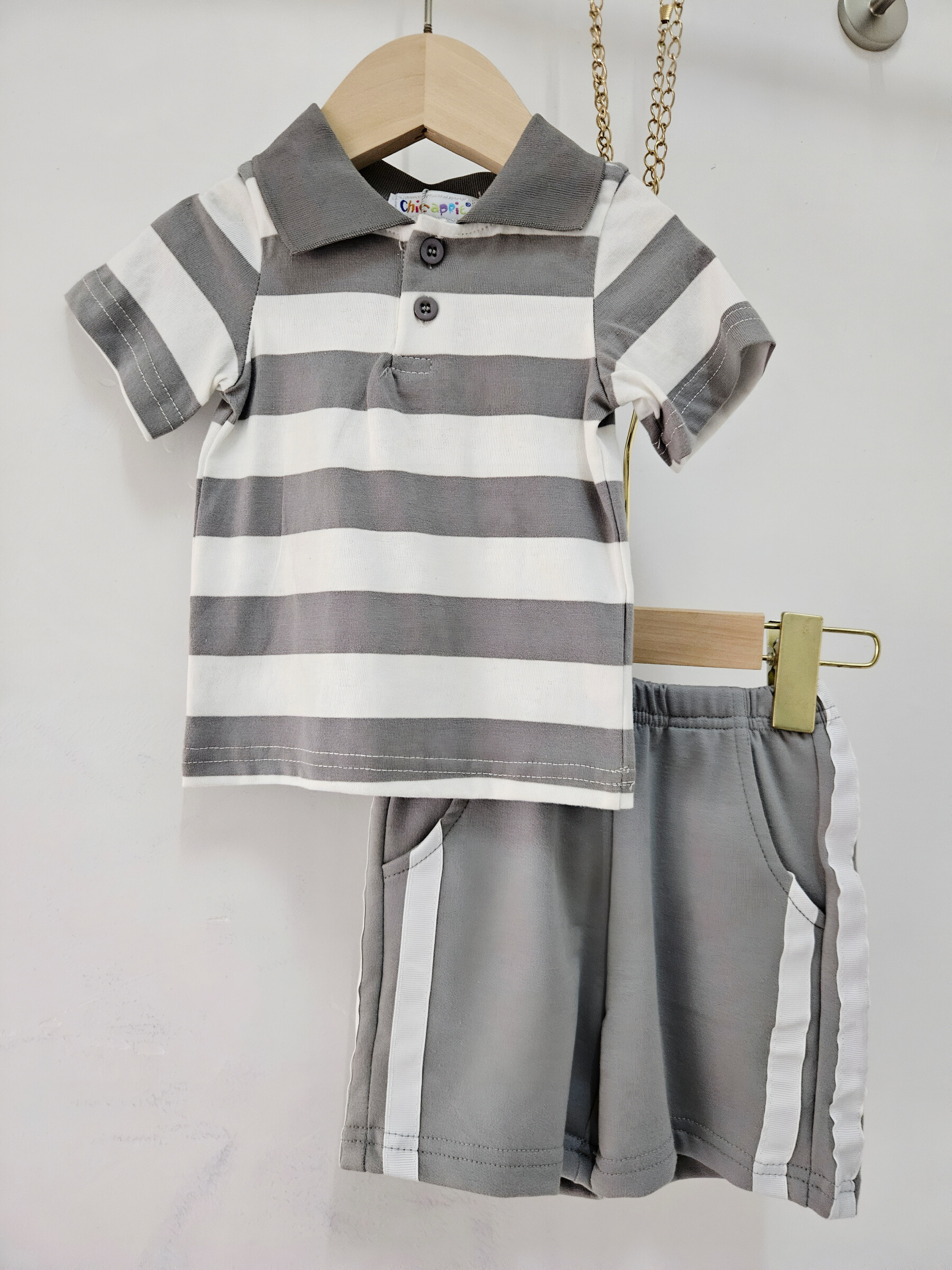 Wholesaler Chicaprie - Baby Boy's Sporty Set Striped T-Shirt with Buttons and Shorts with Side Stripes