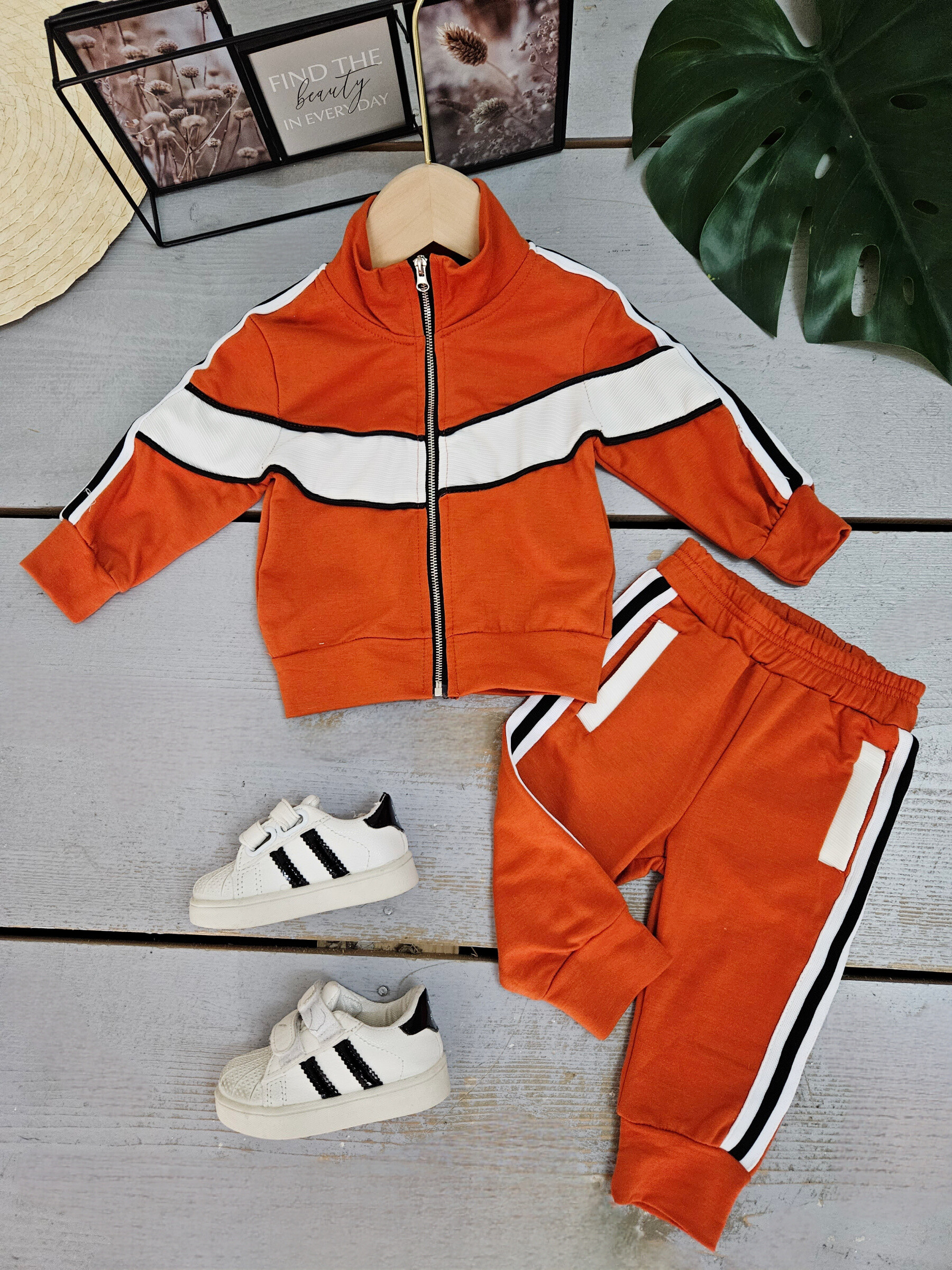 Mayorista Chicaprie - Conjunto retro de jogging deportivo para bebé niño con chaleco de rayas dinámicas