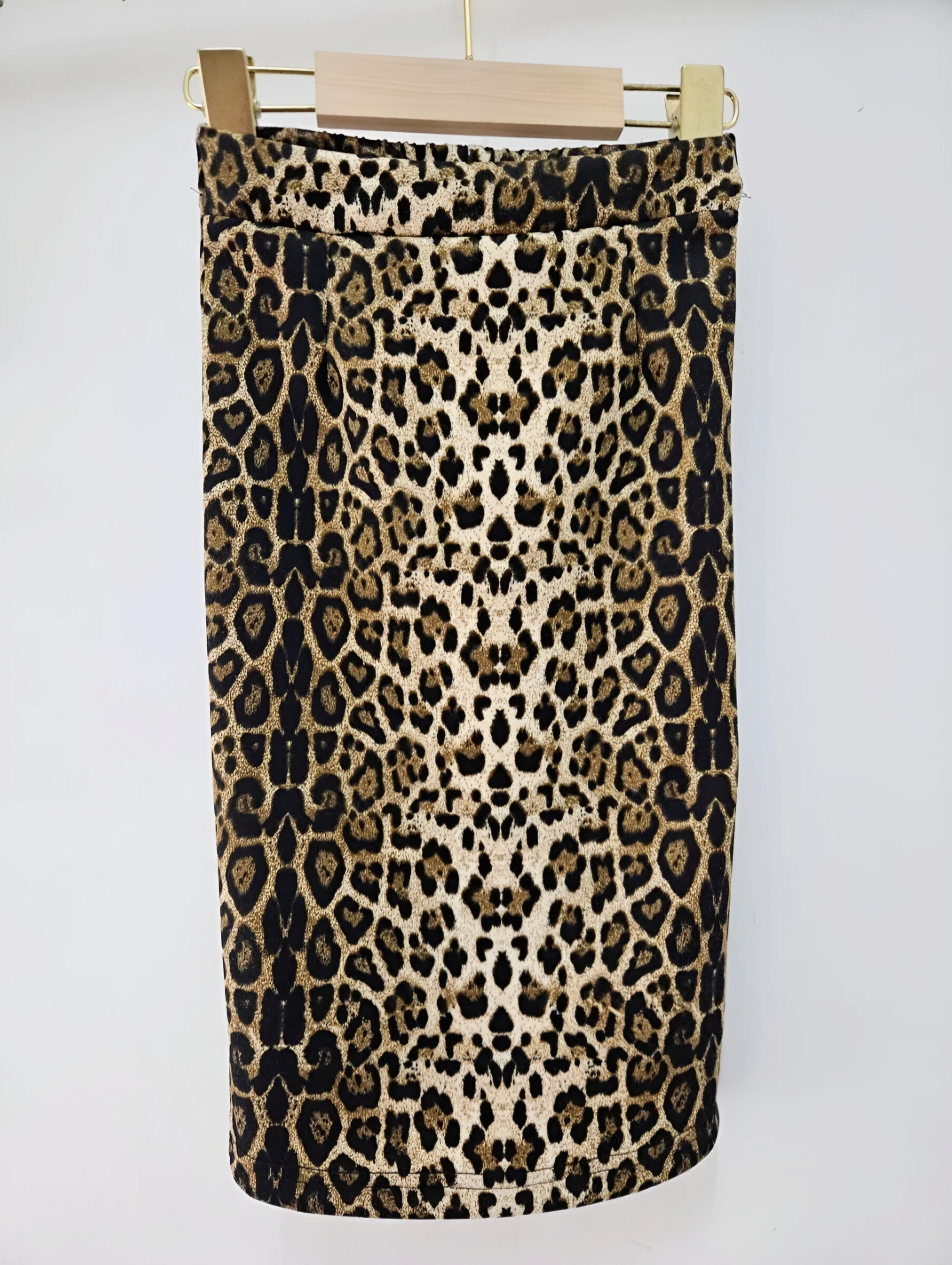 Mayorista Chicaprie - Falda Midi Clásica Ajustada Fluida Leopardo Chica