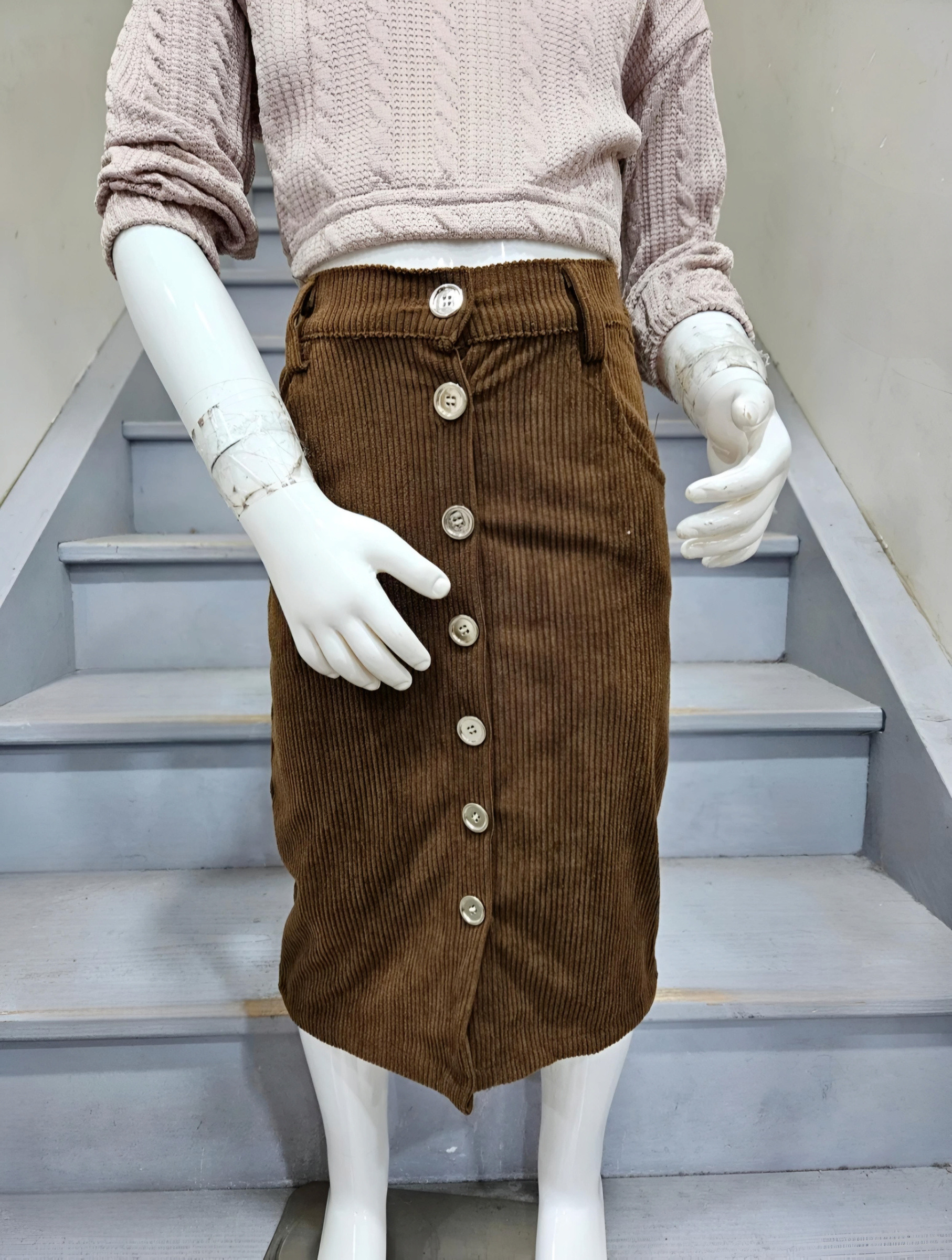 Grossiste Chicaprie - Jupe Longue Uni Avec Boutons Dorés Style Velours Côtelé Fille