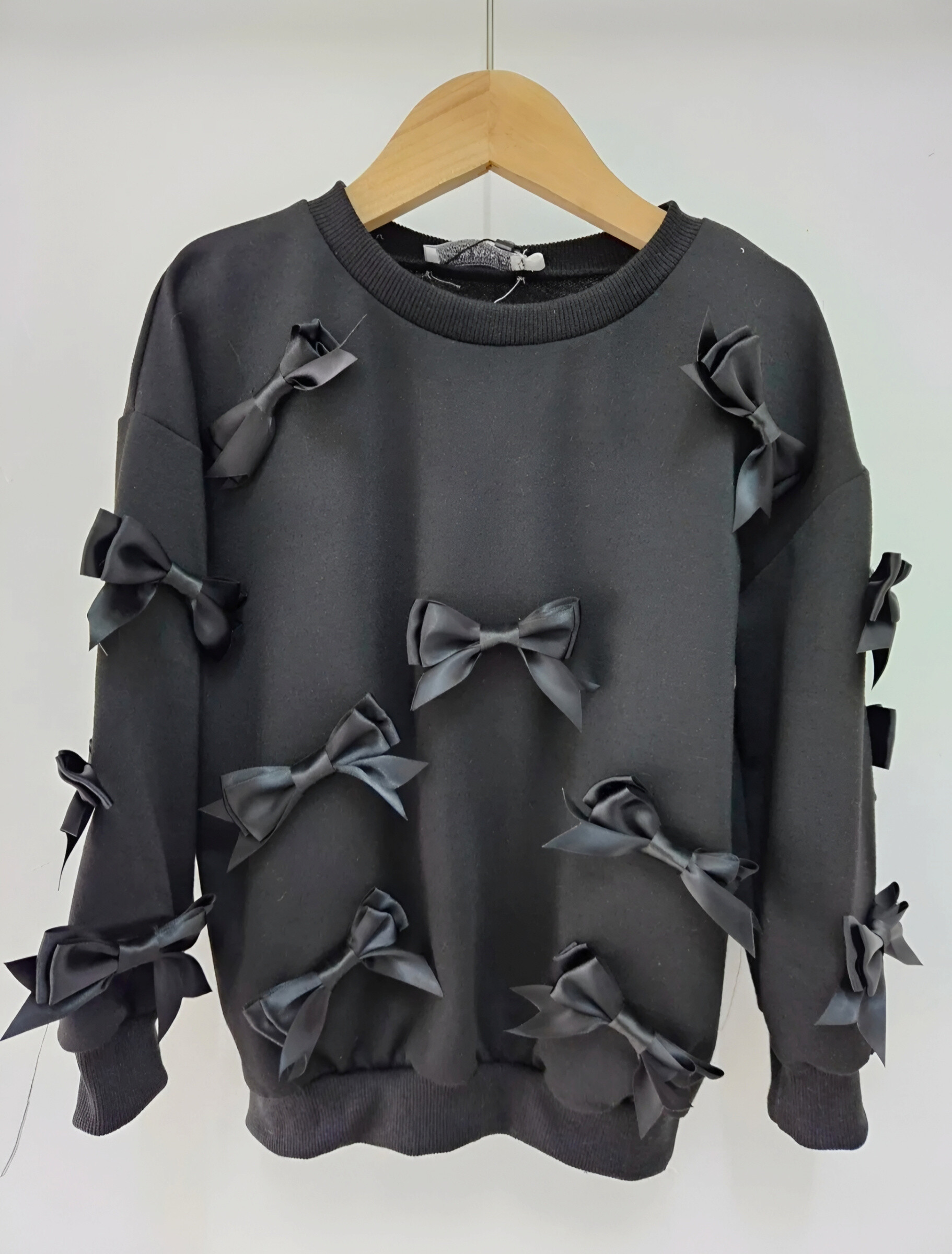 Großhändler Chicaprie - Einfarbiger Pullover mit langen Ärmeln und reichlich Knoten, zeitgemäßes städtisches Mädchen