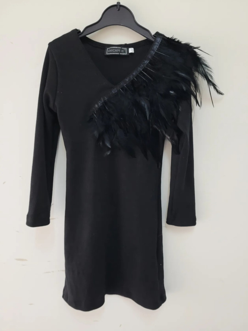 Grossiste Chicaprie - Robe Uni Effet Plumes Diagonales Fille