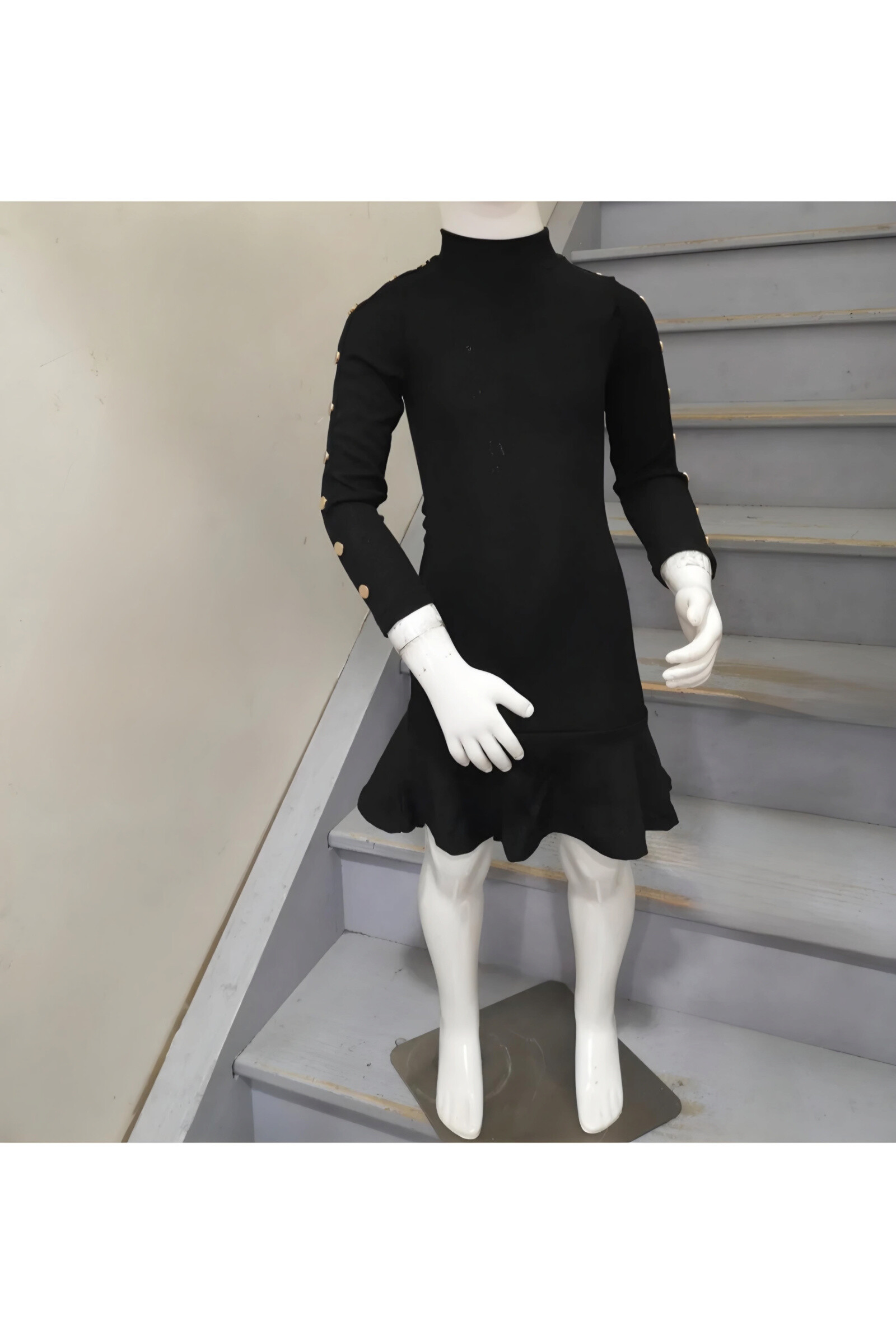 Mayorista Chicaprie - Vestido corto ajustado liso con mangas doradas abotonadas y bajo evasé para niña