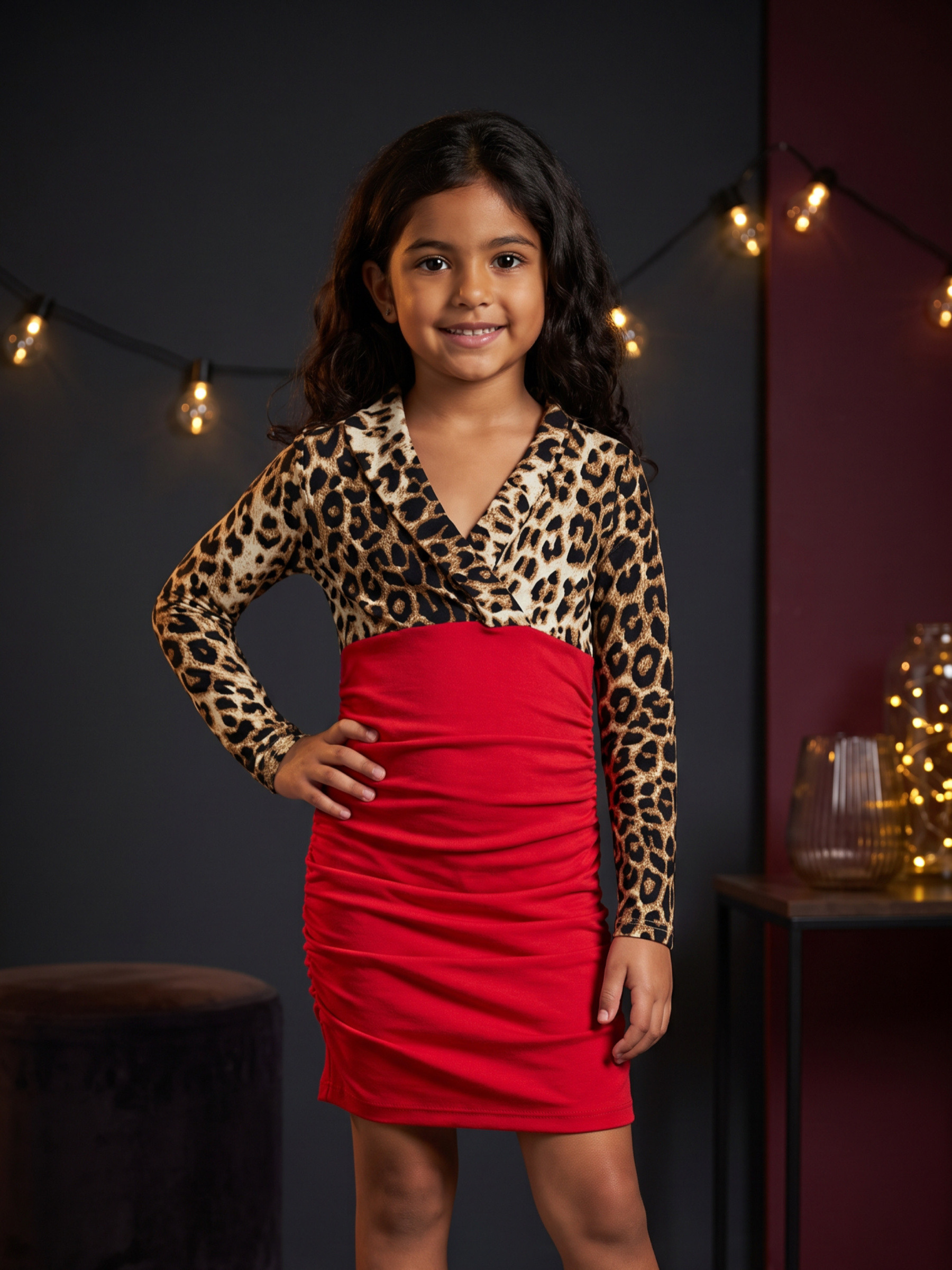 Wholesaler Chicaprie - Fitted girl's dress with long sleeves, a V-neck, and a two-tone design featuring leopard print and a solid color