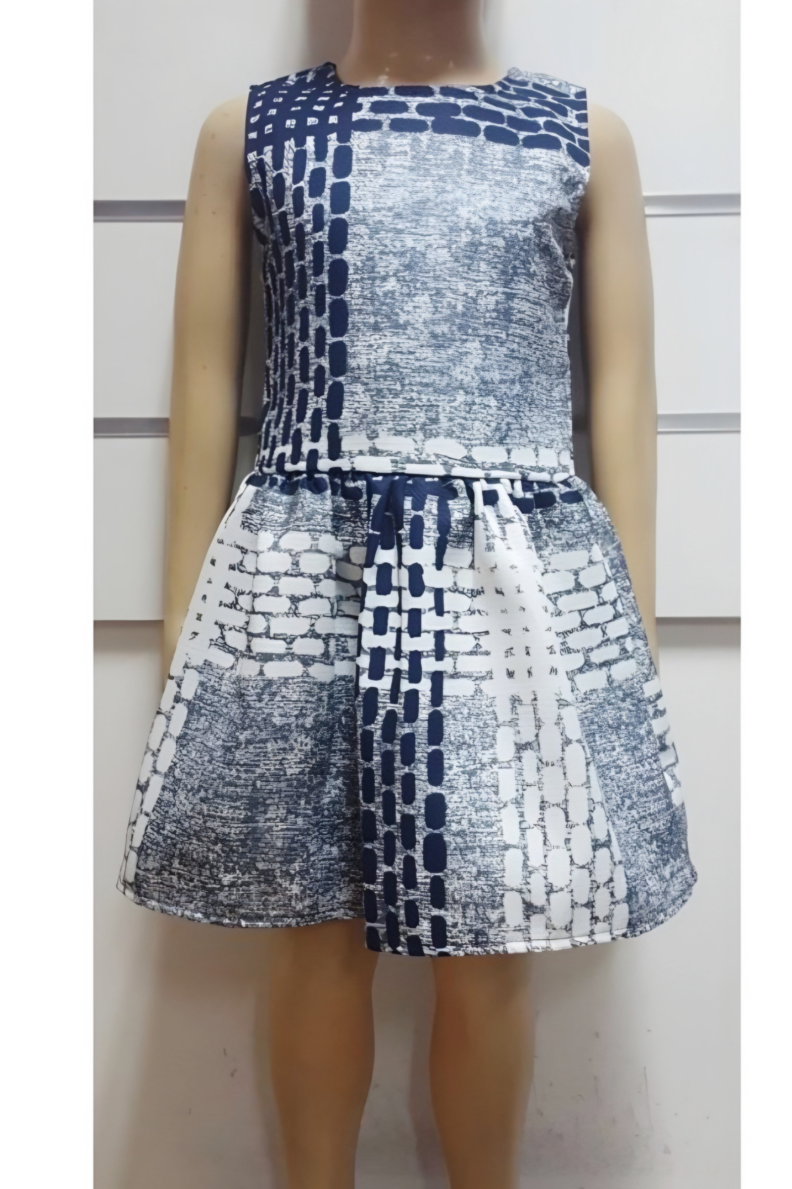 Wholesaler Chicaprie - Short Sleeveless Dress with Flared Bottom and Contemporary Abstract Graphic Pattern Girl