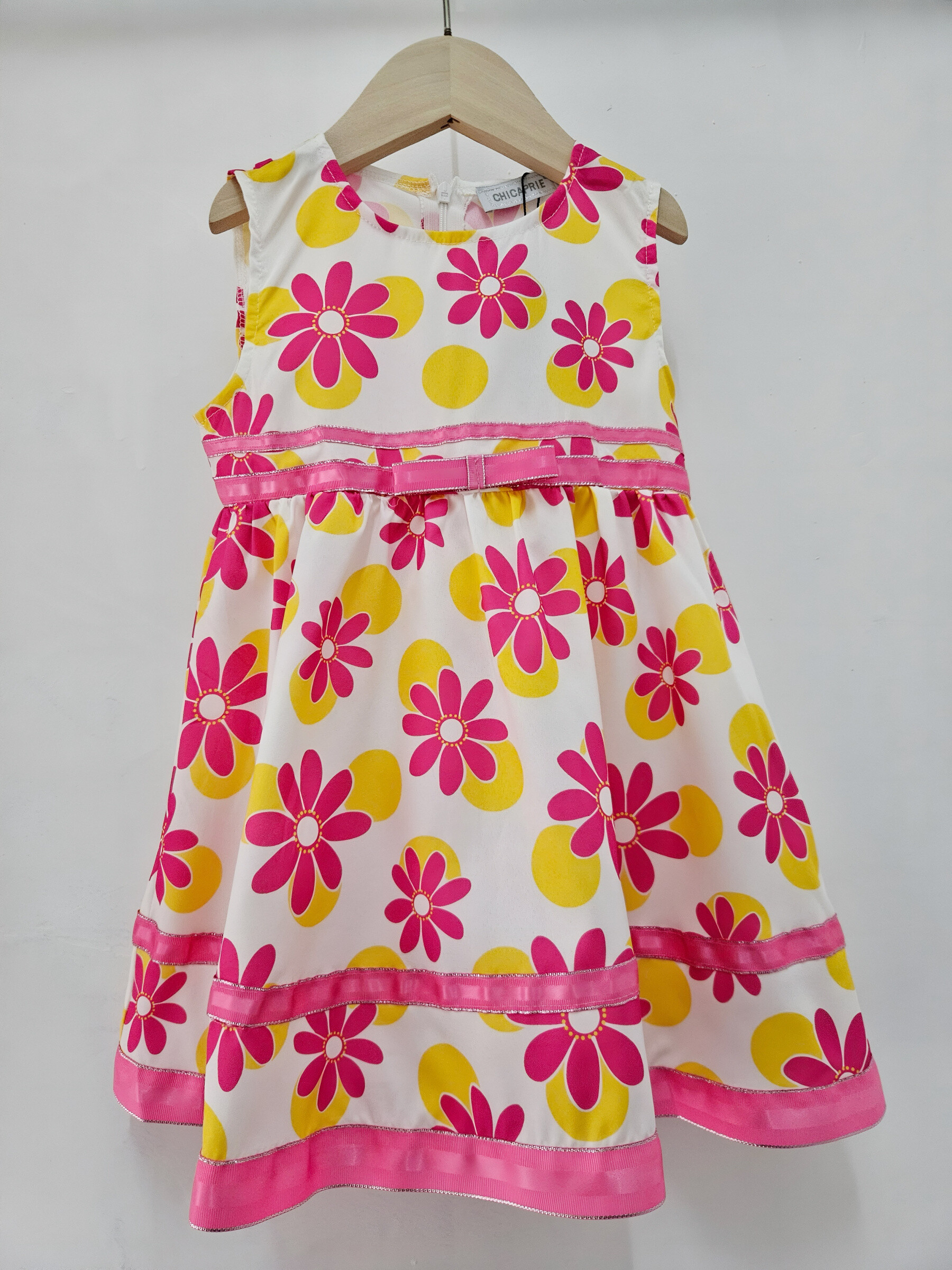 Grossiste Chicaprie - Robe Imprimé Fleurie Avec Ruban Noeud Satin Légère Et Fluide Fille