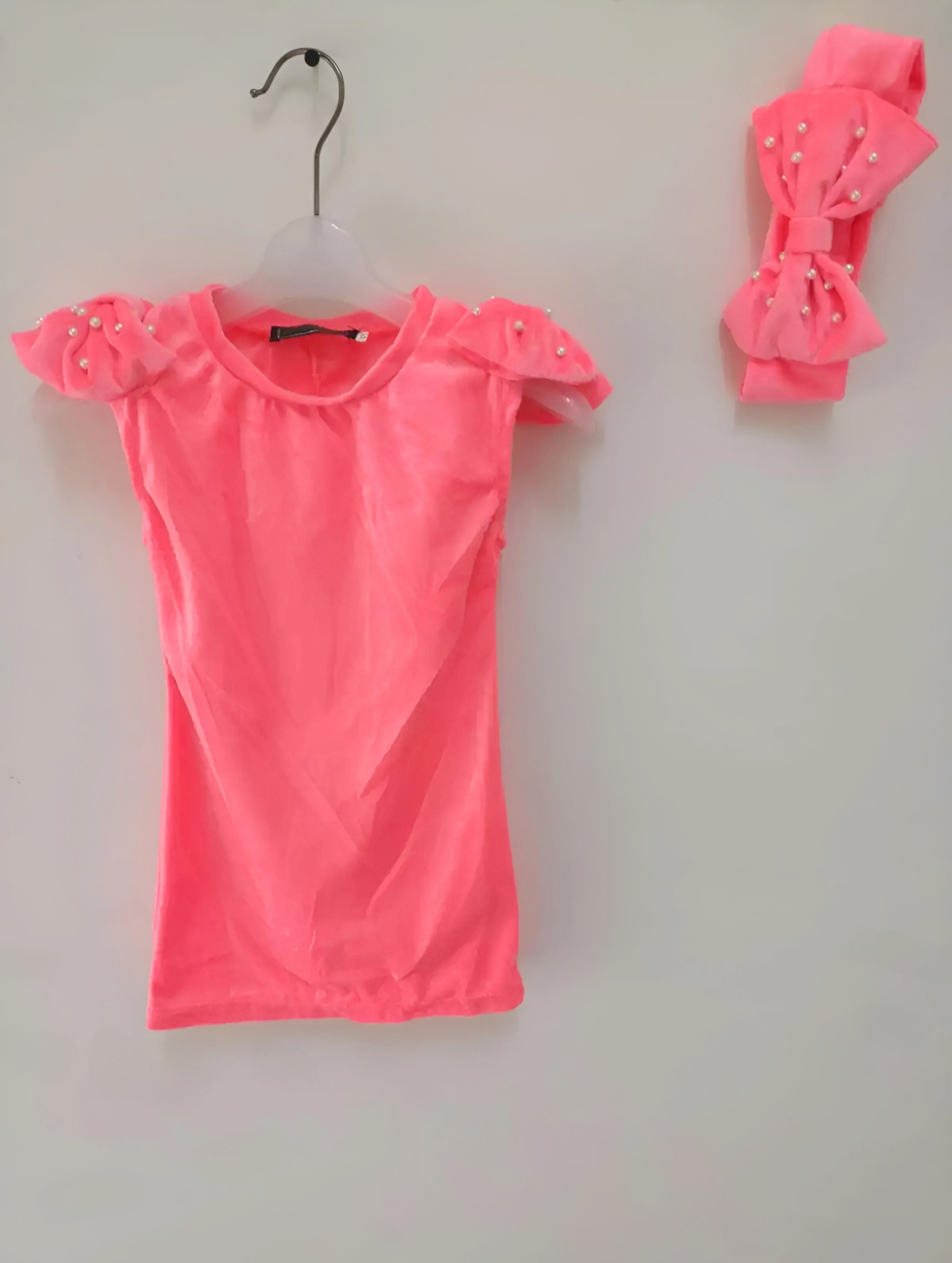 Grossiste Chicaprie - Robe Courte Unie En Velours Avec Noeuds Et Perles Fille