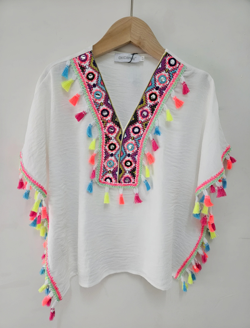 Grossiste Chicaprie - Poncho Léger Franges Multicolores Et Broderie Fille