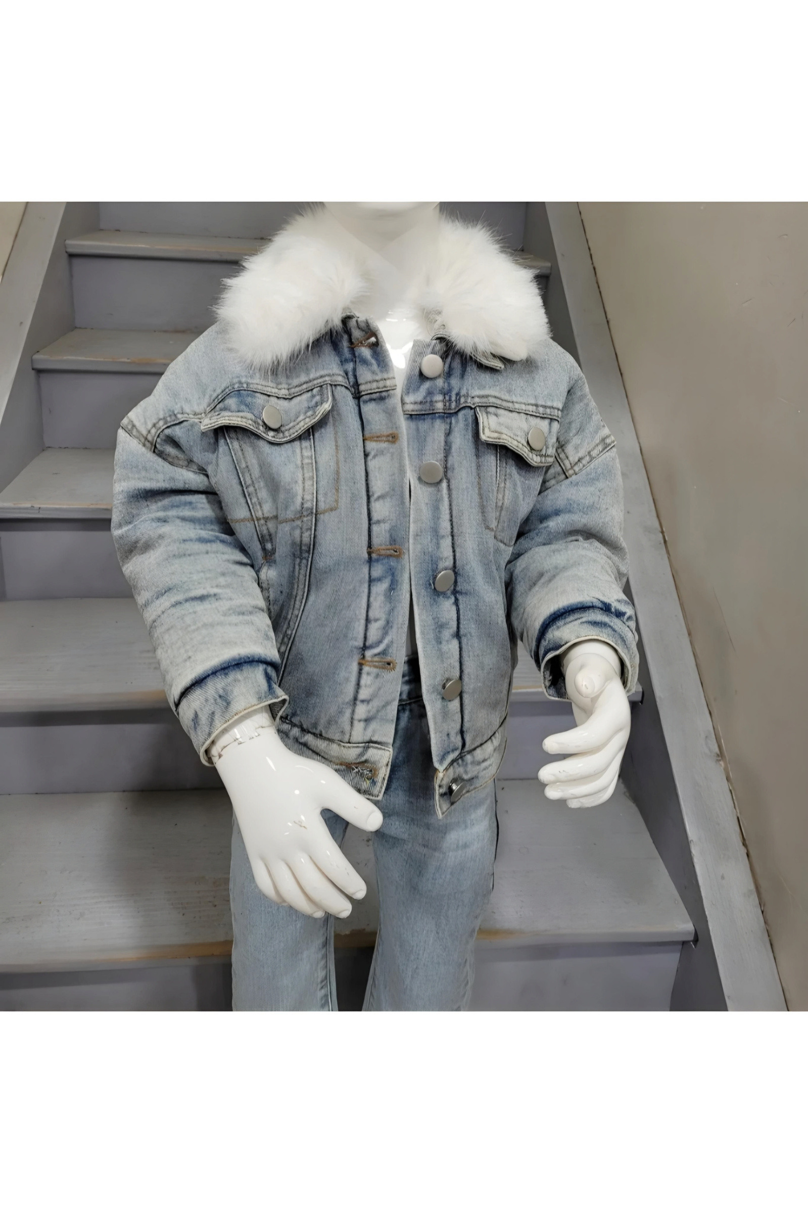 Großhändler Chicaprie - Jeansjacke mit Knöpfen und abnehmbarem Kunstfellkragen für Mädchen