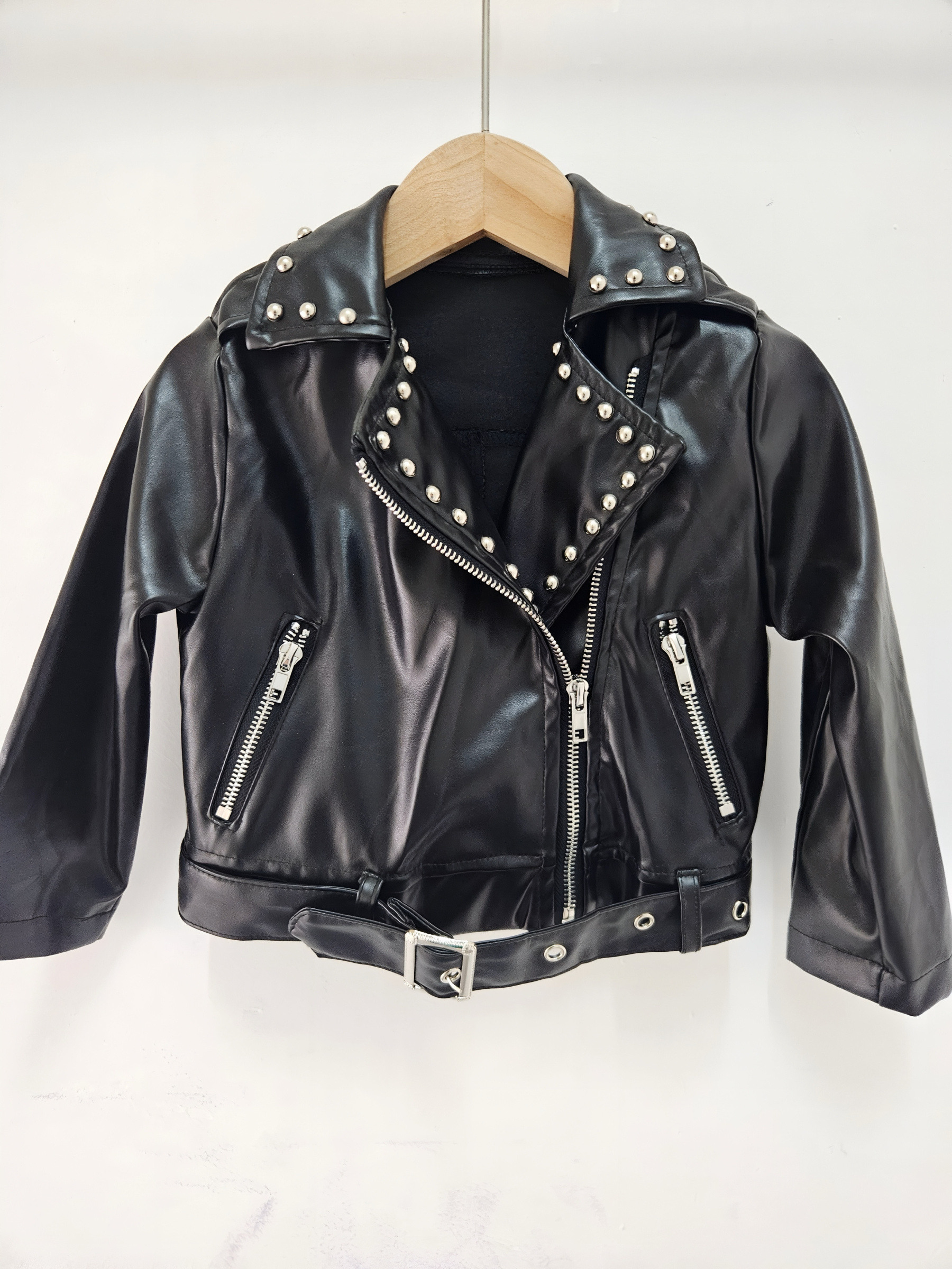 Grossista Chicaprie - Blazer in Ecopelle per Ragazza con Borchie e Zip Asimmetrica Stile Biker Urbano