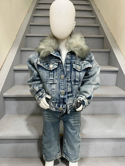 Grossista Chicaprie - Giacca di Jeans con Pelliccia Sintetica e Interno in Pile Cocoon Urbano Streetwear per Ragazze Grossista Chicaprie - Giacca di Jeans con Pelliccia Sintetica e Interno in Pile Cocoon Urbano Streetwear per Ragazze