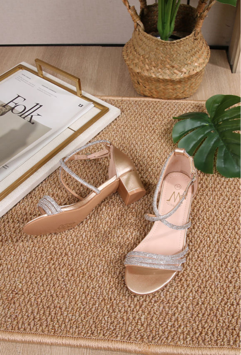 Mayorista Cink Me - Sandalias de tacón con tiras brillantes y tira al tobillo con hebilla ajustable
