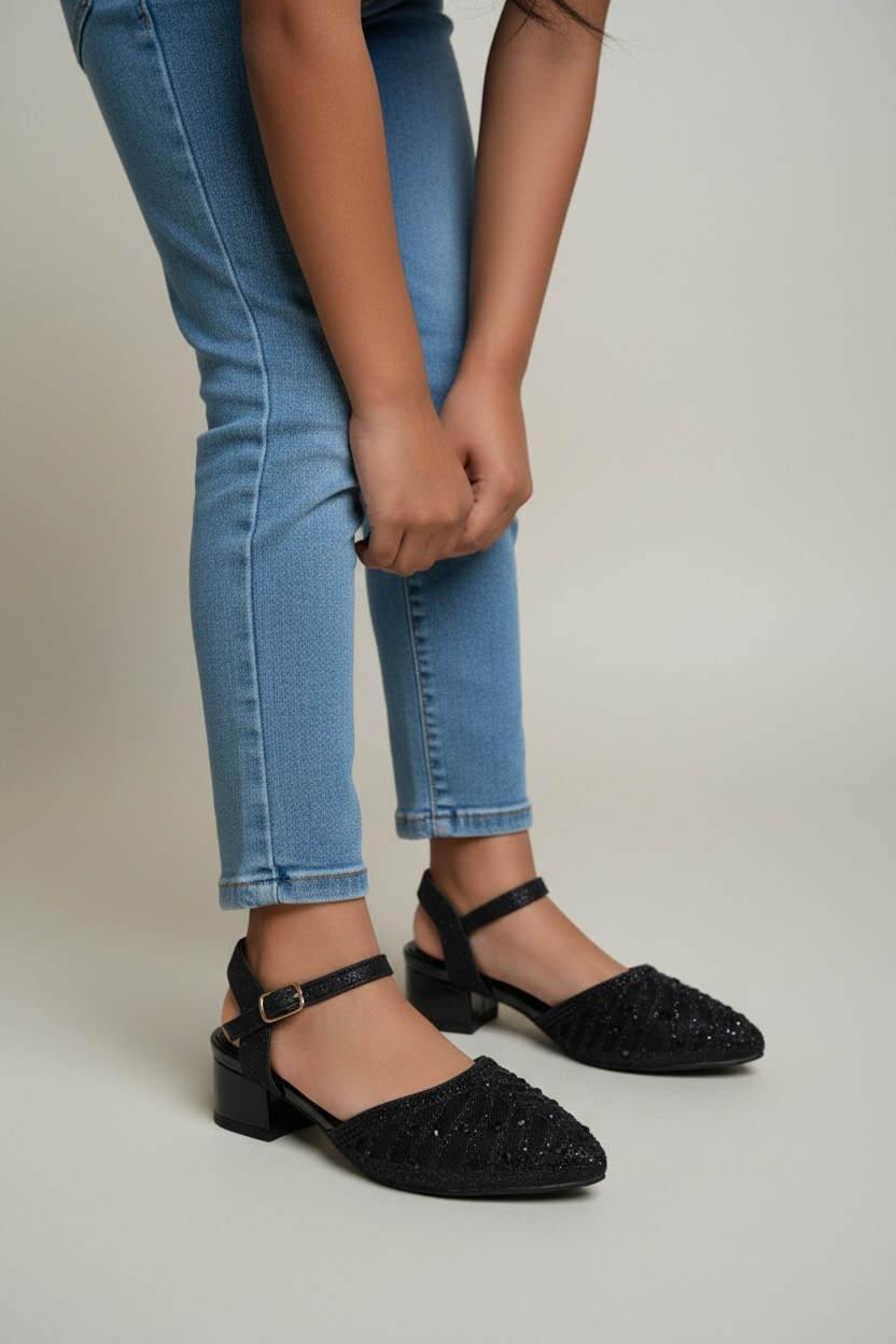 Grossiste Cink Me - Sandales à talonnette en résille transparente et PU brillant avec boucle cheville ajustable