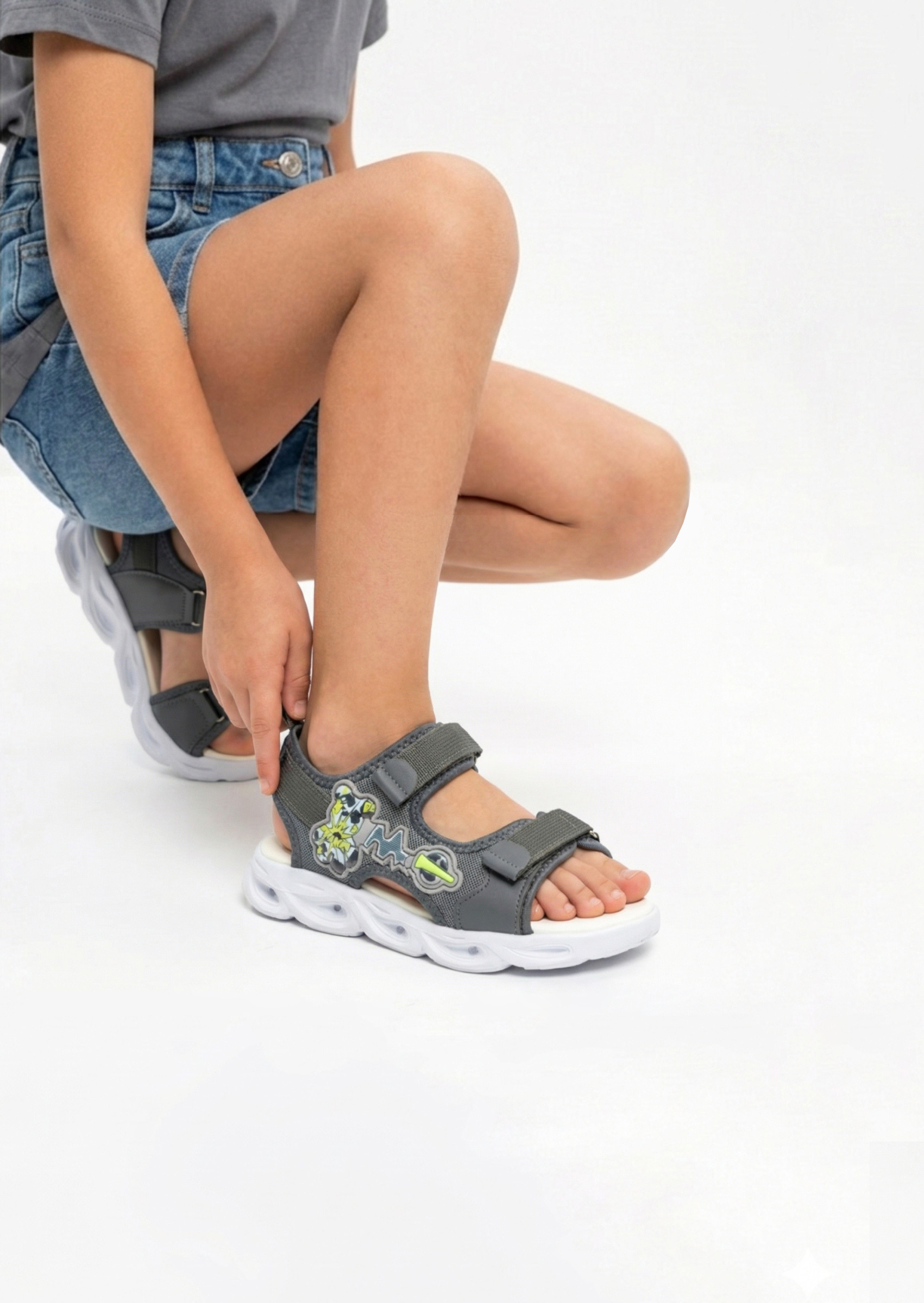 Großhändler Doremi - Leuchtende Sommer-Kindersandalen mit Klettverschluss