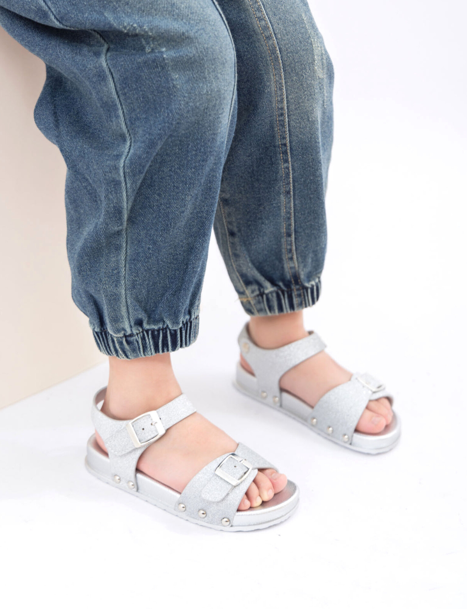 Grossiste Doremi - Sandales été enfants à paillettes avec velcro