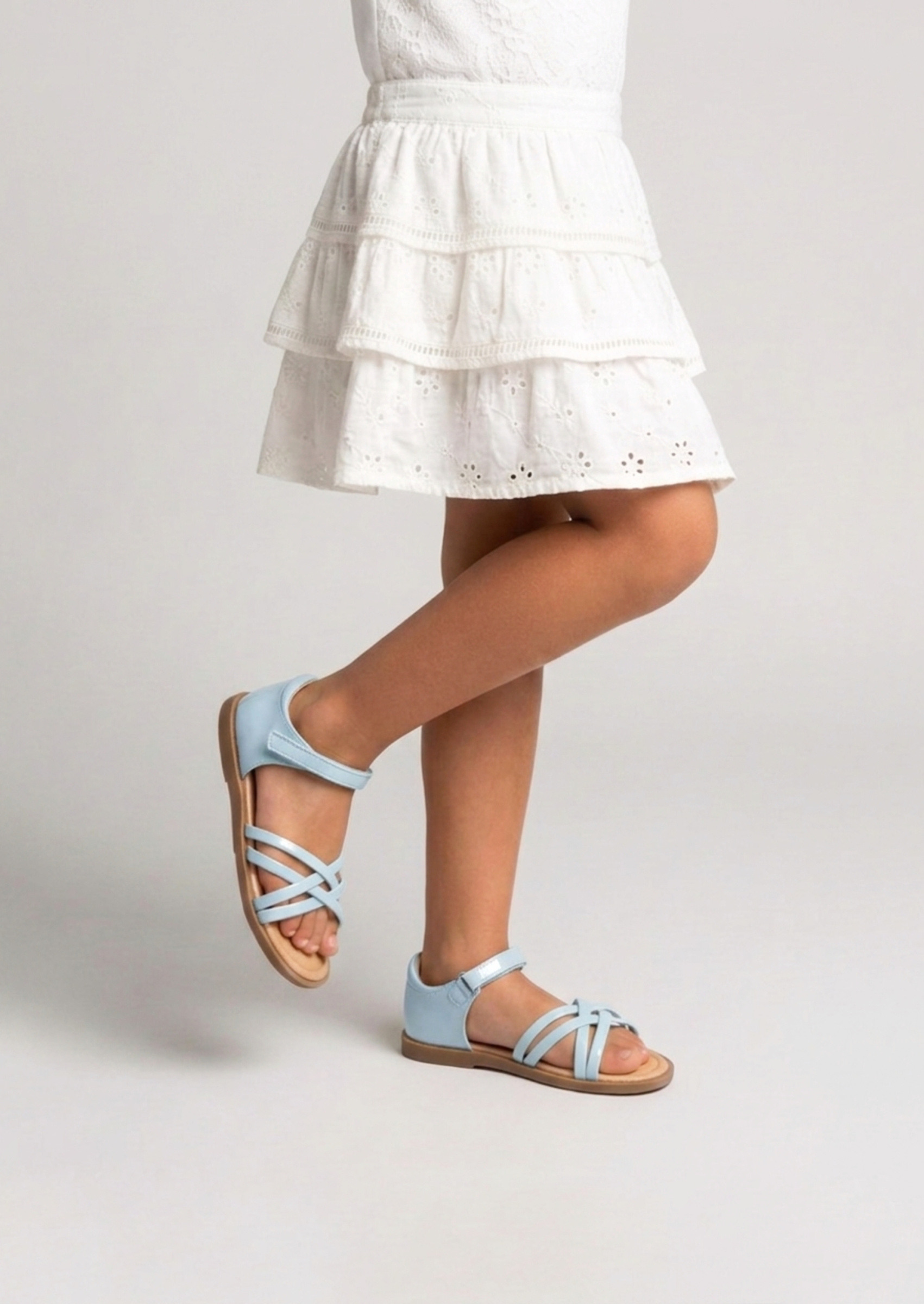 Wholesaler Doremi - Children's summer sandals with crisscross straps and velcro