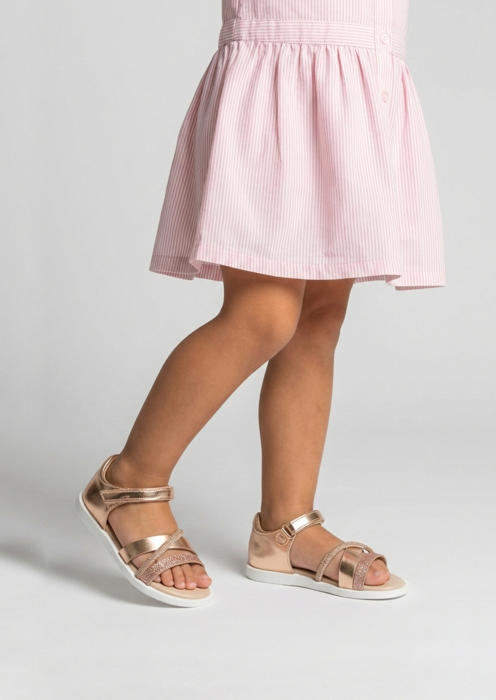 Grossiste Doremi - Sandales été bébé à brides strass avec velcro