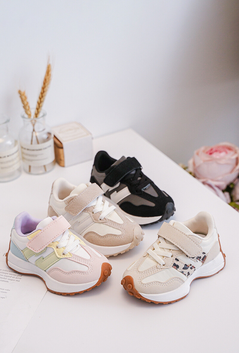 Grossista EMAGINE (Rock and Joy) - Scarpe da ginnastica per bambini alla moda con accessori