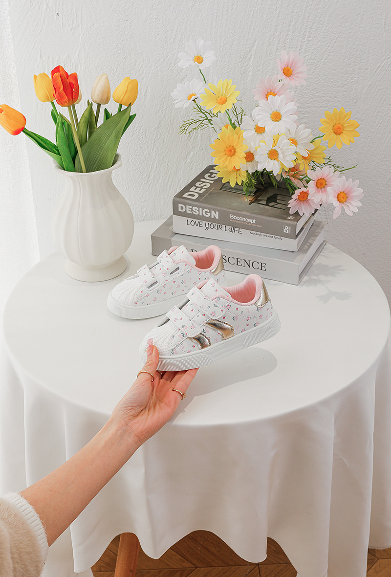 Wholesaler EMAGINE (Rock and Joy) - GIRLS' SNEAKERS WITH FLORAL VELCRO