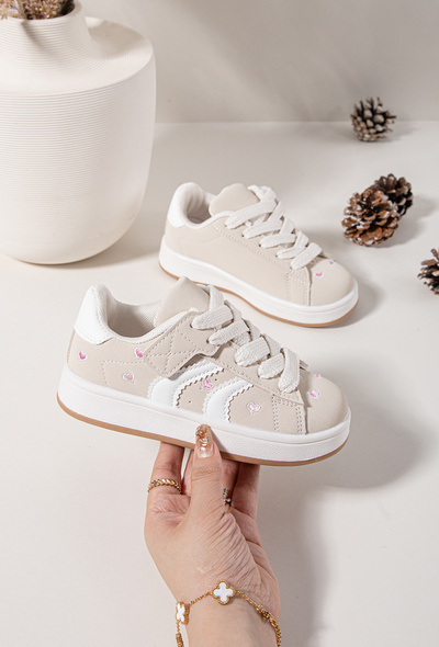 Grossiste EMAGINE (Rock and Joy) - CHAUSSURE POUR FILLE AVEC SCRATCH AVEC COEUR BRODEE Grossiste EMAGINE (Rock and Joy) - CHAUSSURE POUR FILLE AVEC SCRATCH AVEC COEUR BRODEE